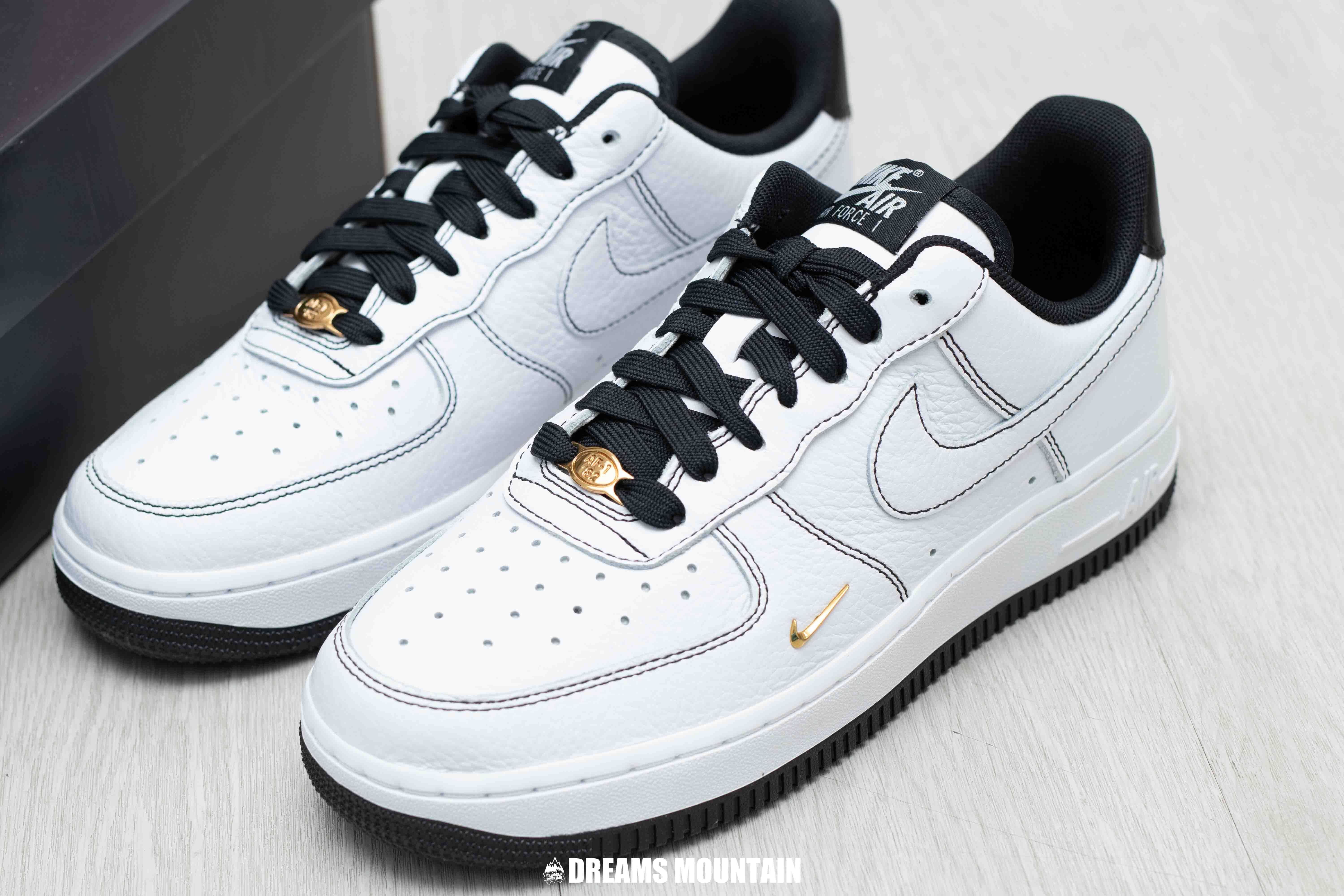 【預訂】NIKE AIR FORCE 1 07 "小金剔"白黑-WOMEN