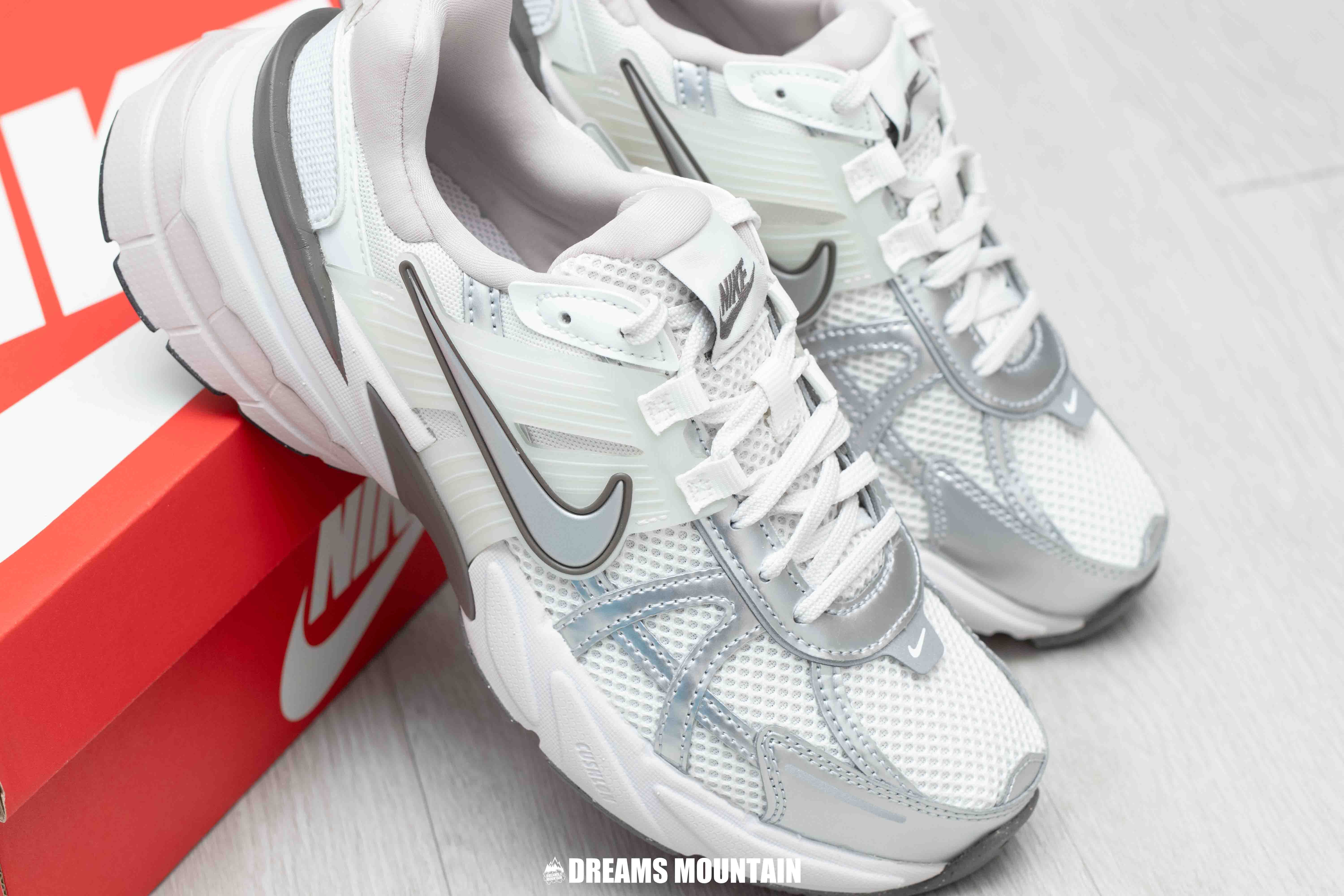 【預訂】 Nike V2K Run 粉銀-WOMEN