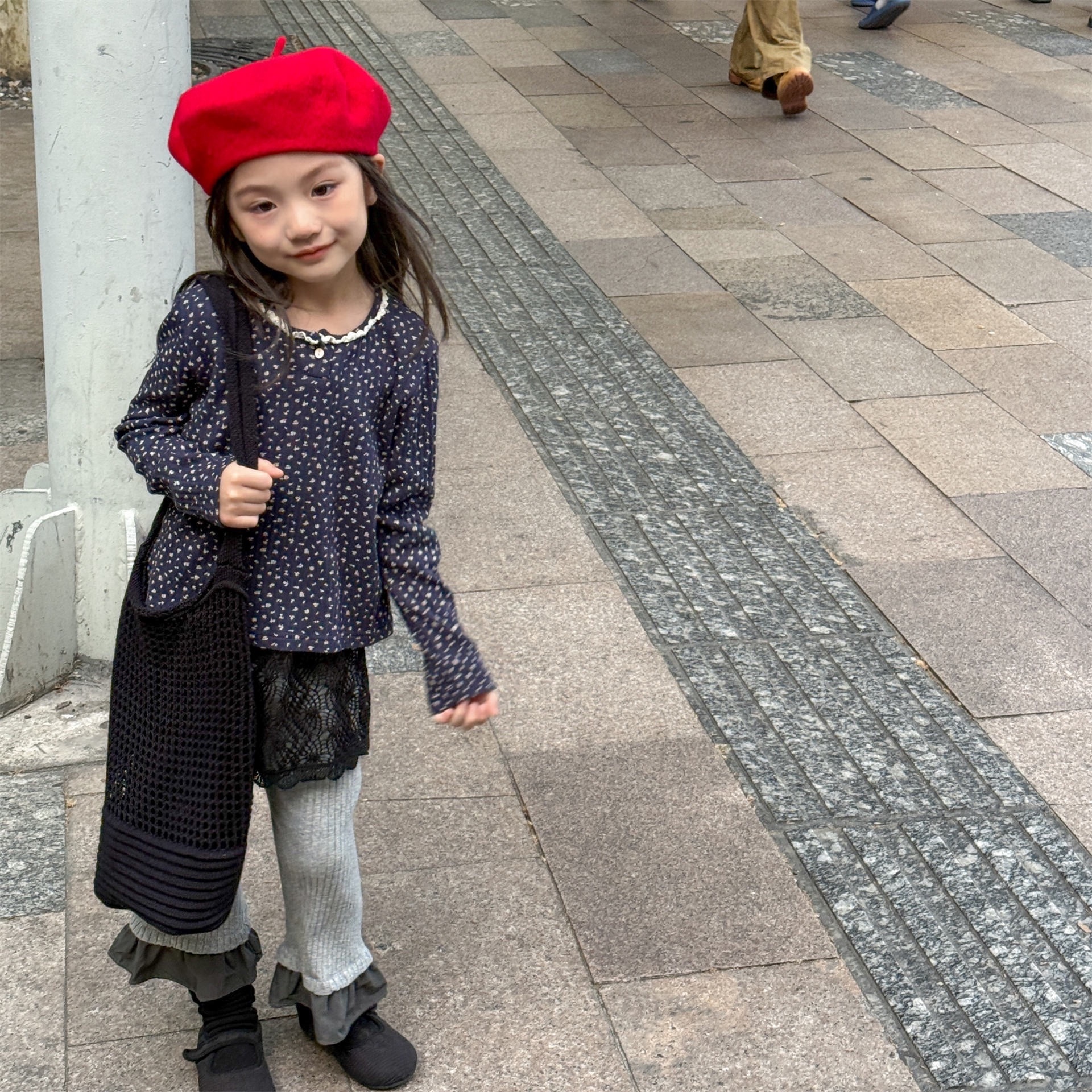 小標花邊直條喇叭褲