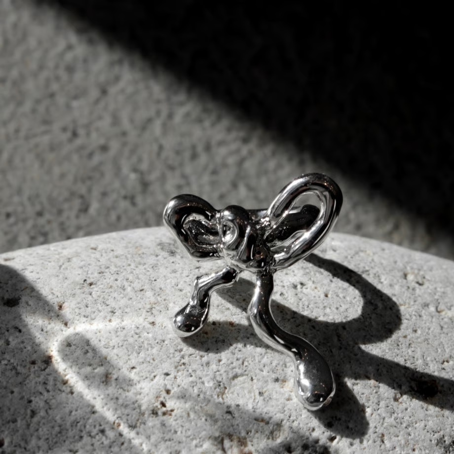 SOIERIE / Distort ribbon cuff