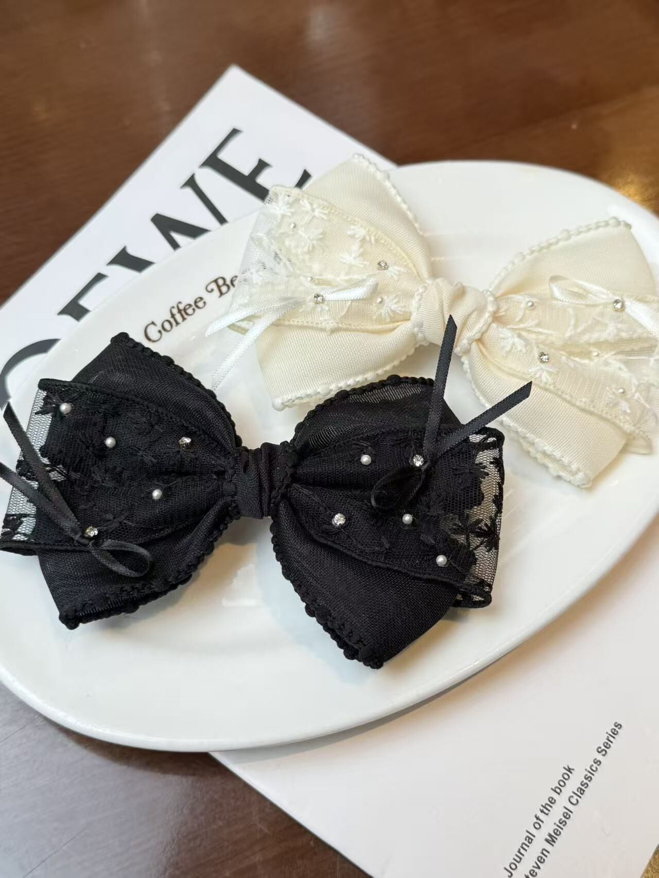 韓國飾物連線 兩色lace蝴蝶結拼布彈弓夾