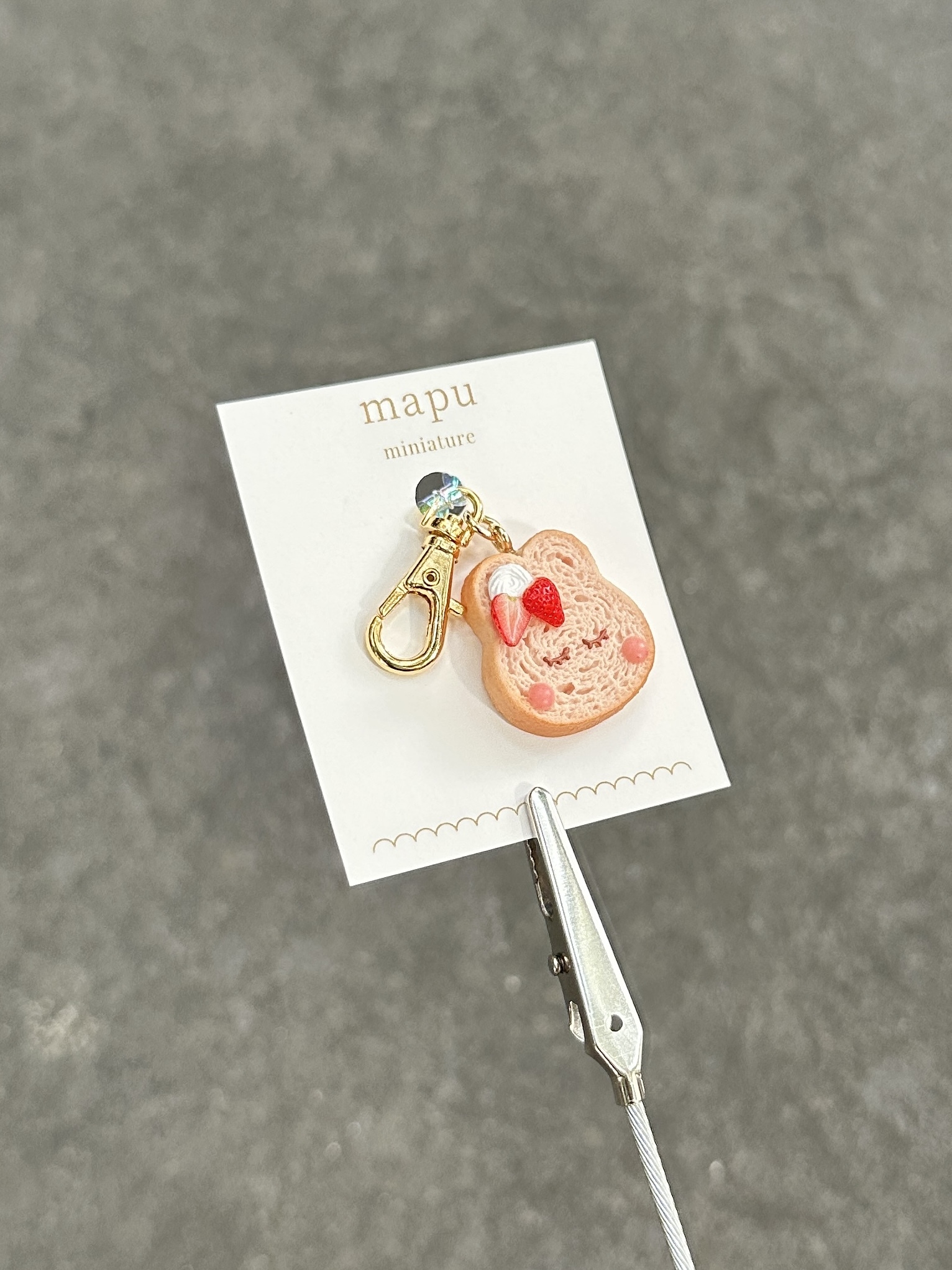 [mapu] 午睡兔草莓吐司吊飾 | 粉紅 | NO.18