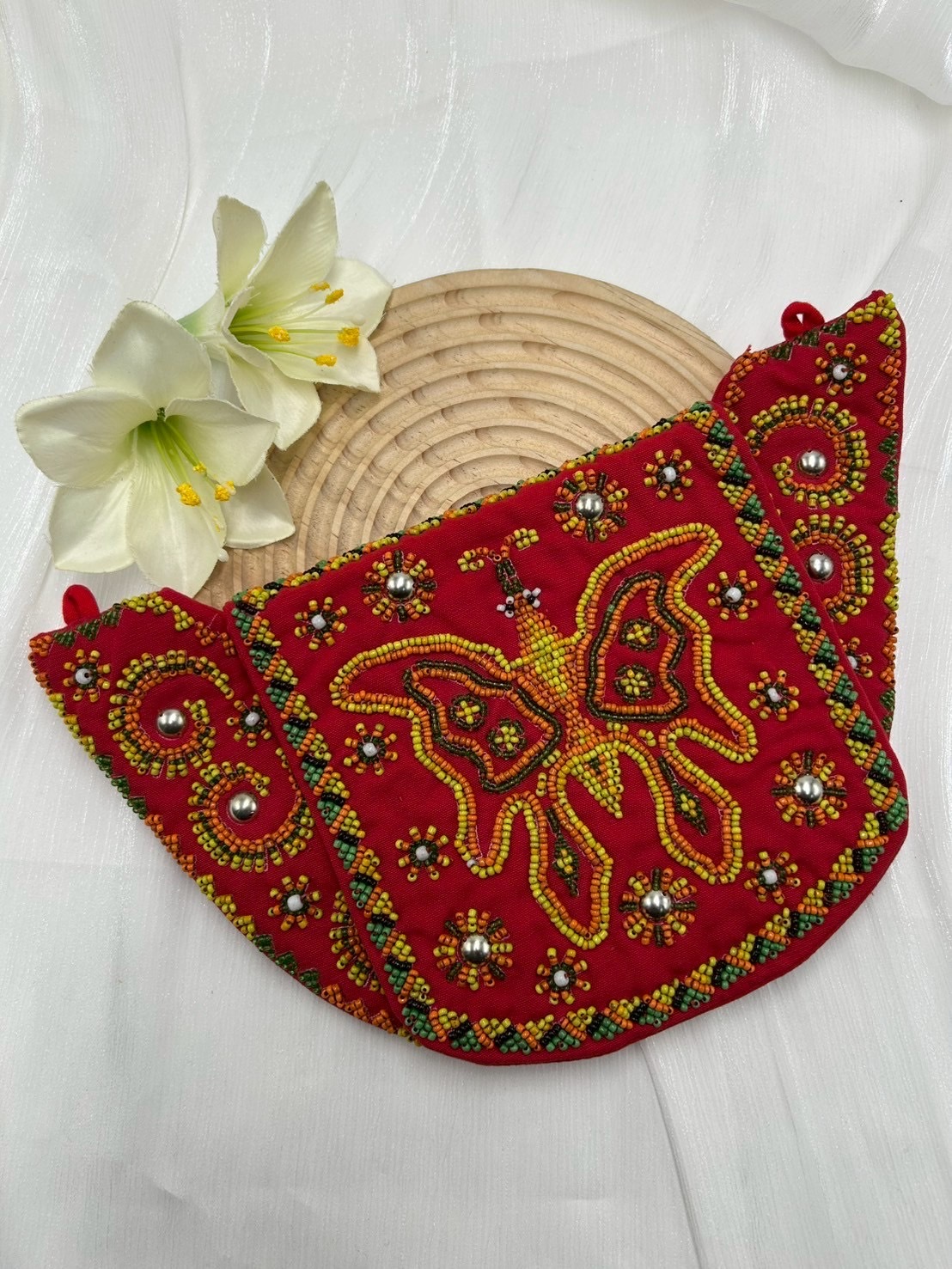 ★ No.24手工珠繡圖騰包深16.5上寬28下寬16.5