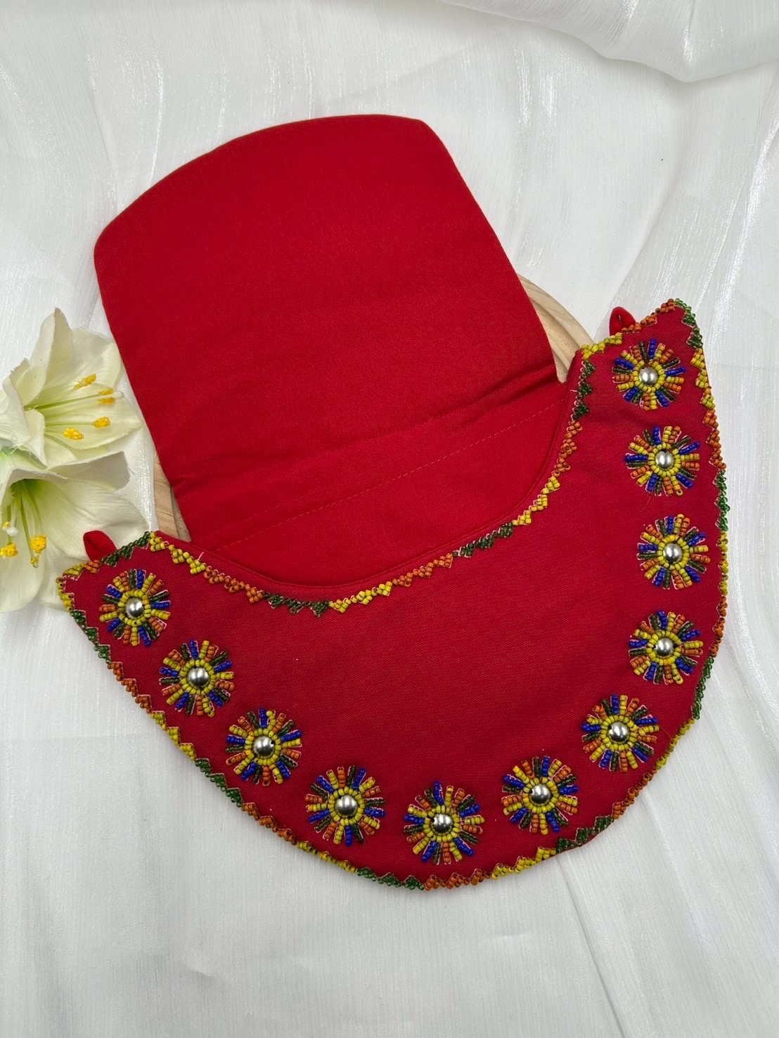 ★ No.25手工珠繡圖騰包深16.5上寬28下寬16.5