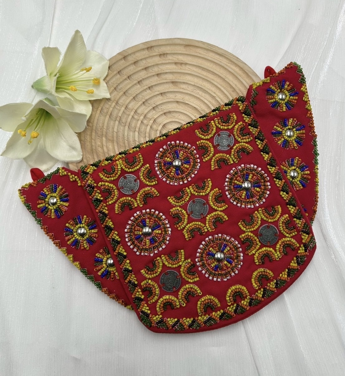 ★ No.25手工珠繡圖騰包深16.5上寬28下寬16.5