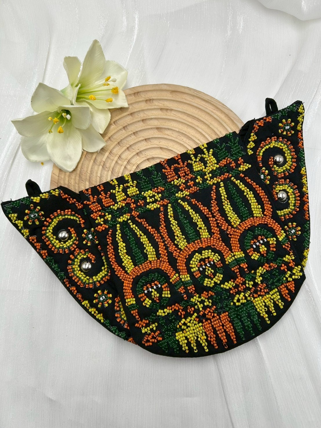 ★ No.26手工珠繡圖騰包深16.5上寬28下寬16.5