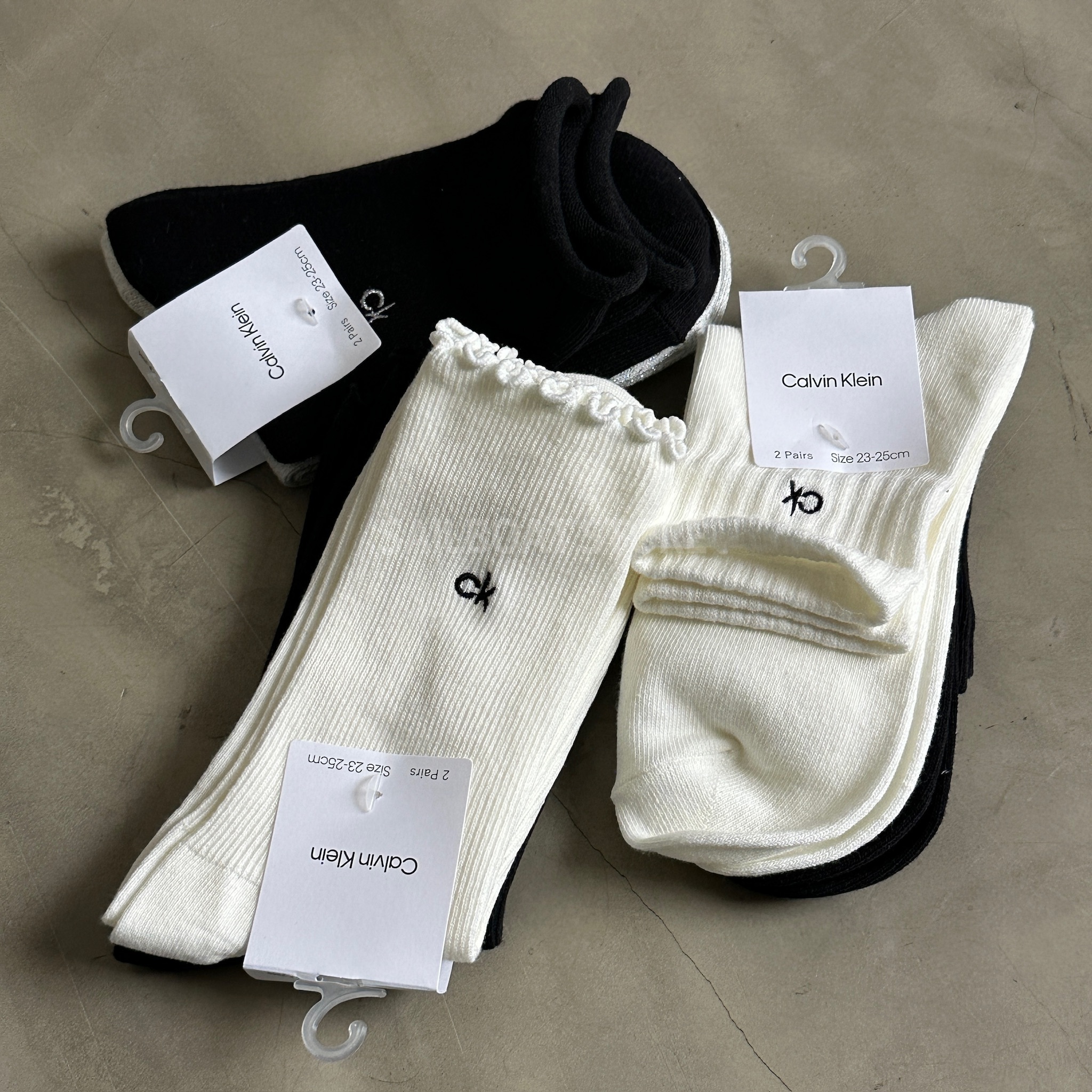 #預購 🇯🇵日本 Calvin Klein 捲邊/刺繡Logo/荷葉邊 中筒襪 襪子 兩雙組