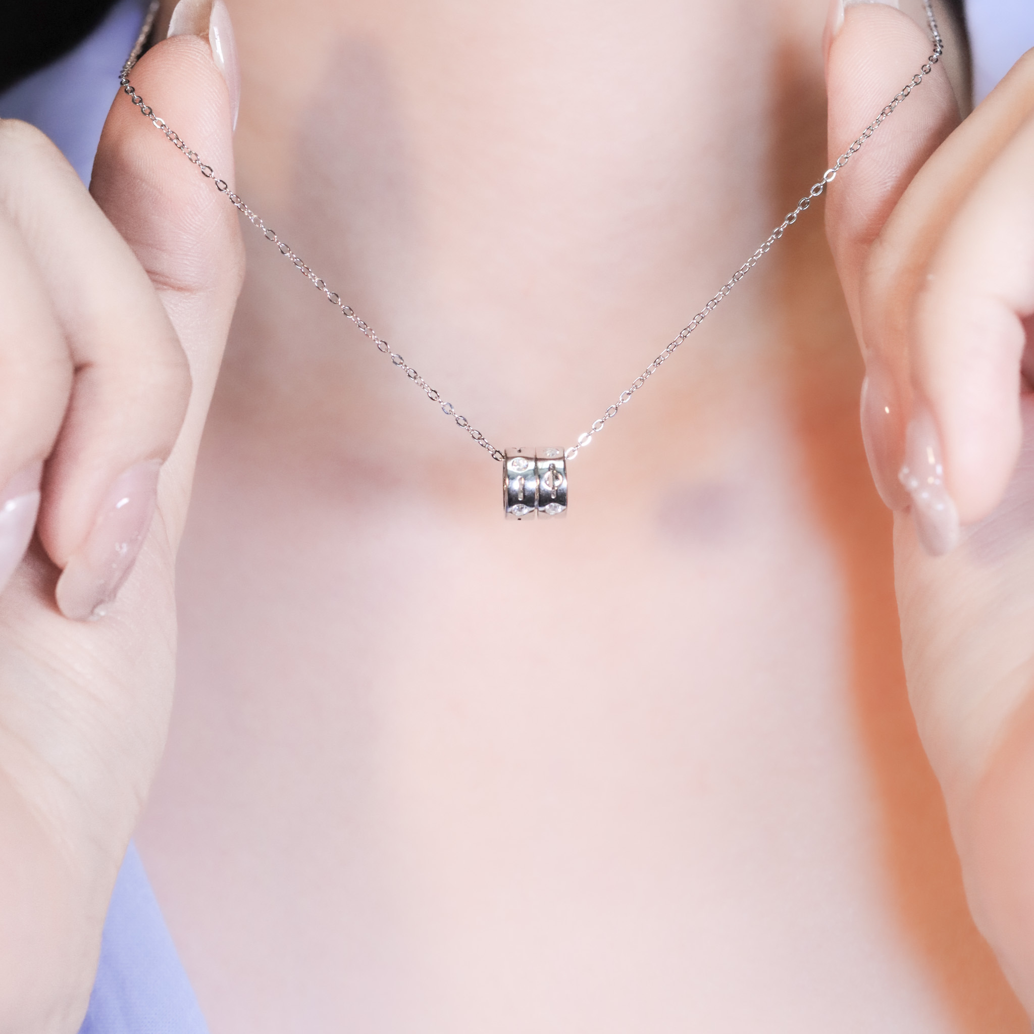 | 925純銀・厚鍍白金 | 漫經典小鈴鼓項鍊 | NE1488 |