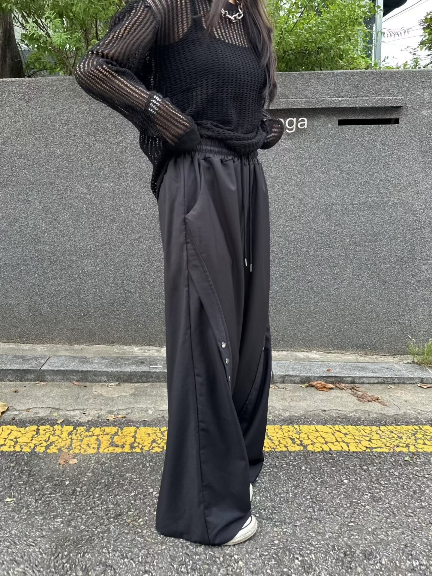 造型釦子褲管抽繩西褲