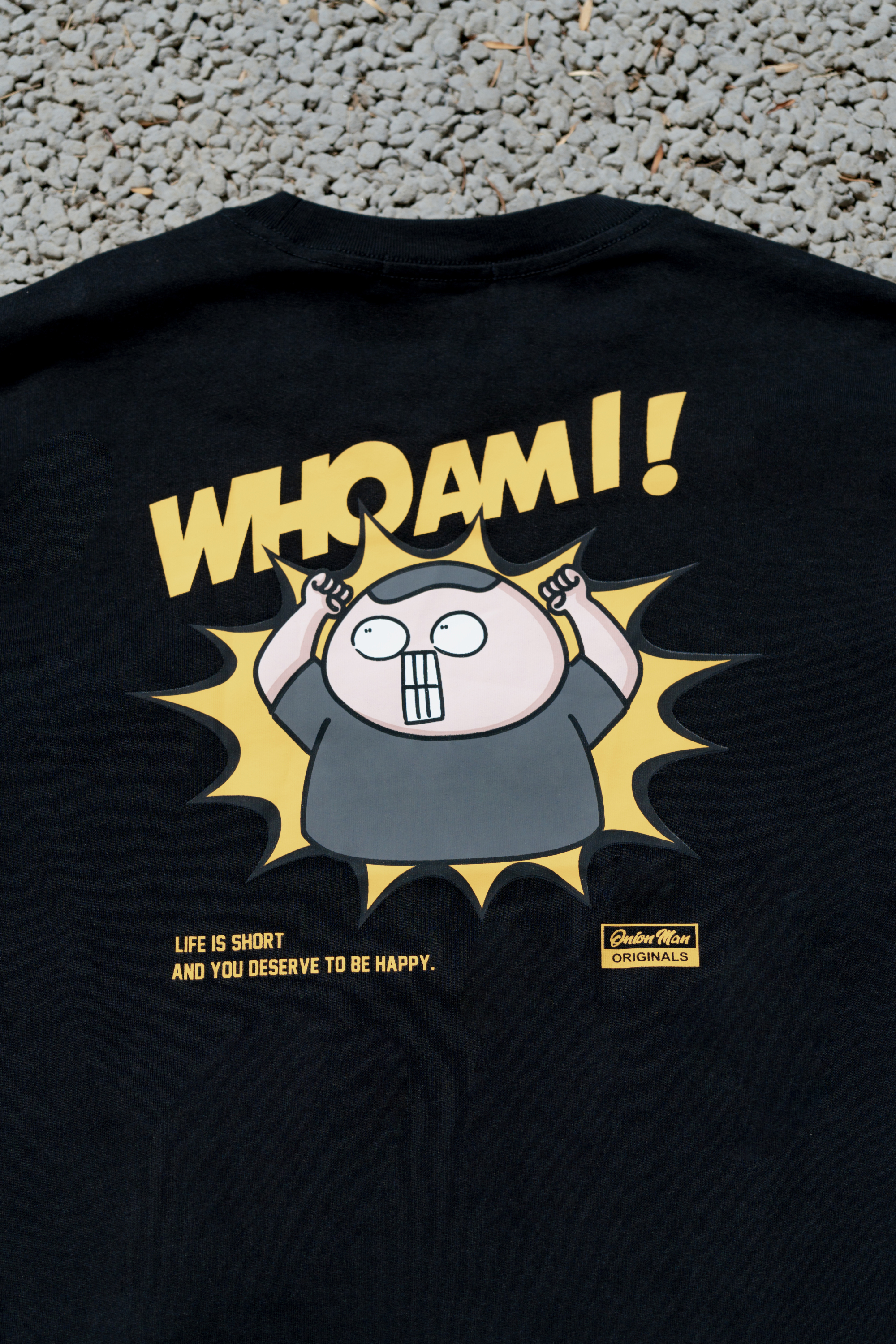 【我誰】黑T+絨毛徽章盲包*1