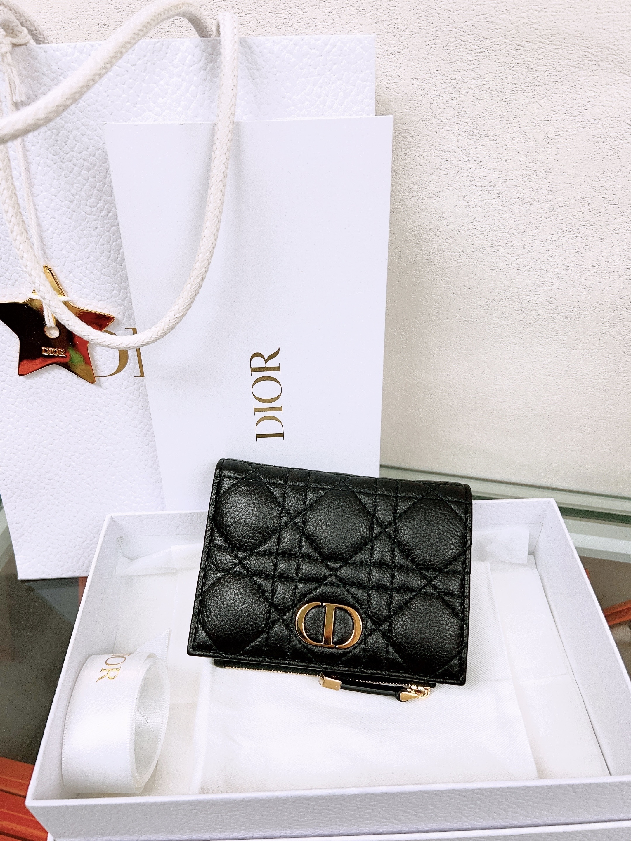 *Unused* Dior caro dahlia wallet black