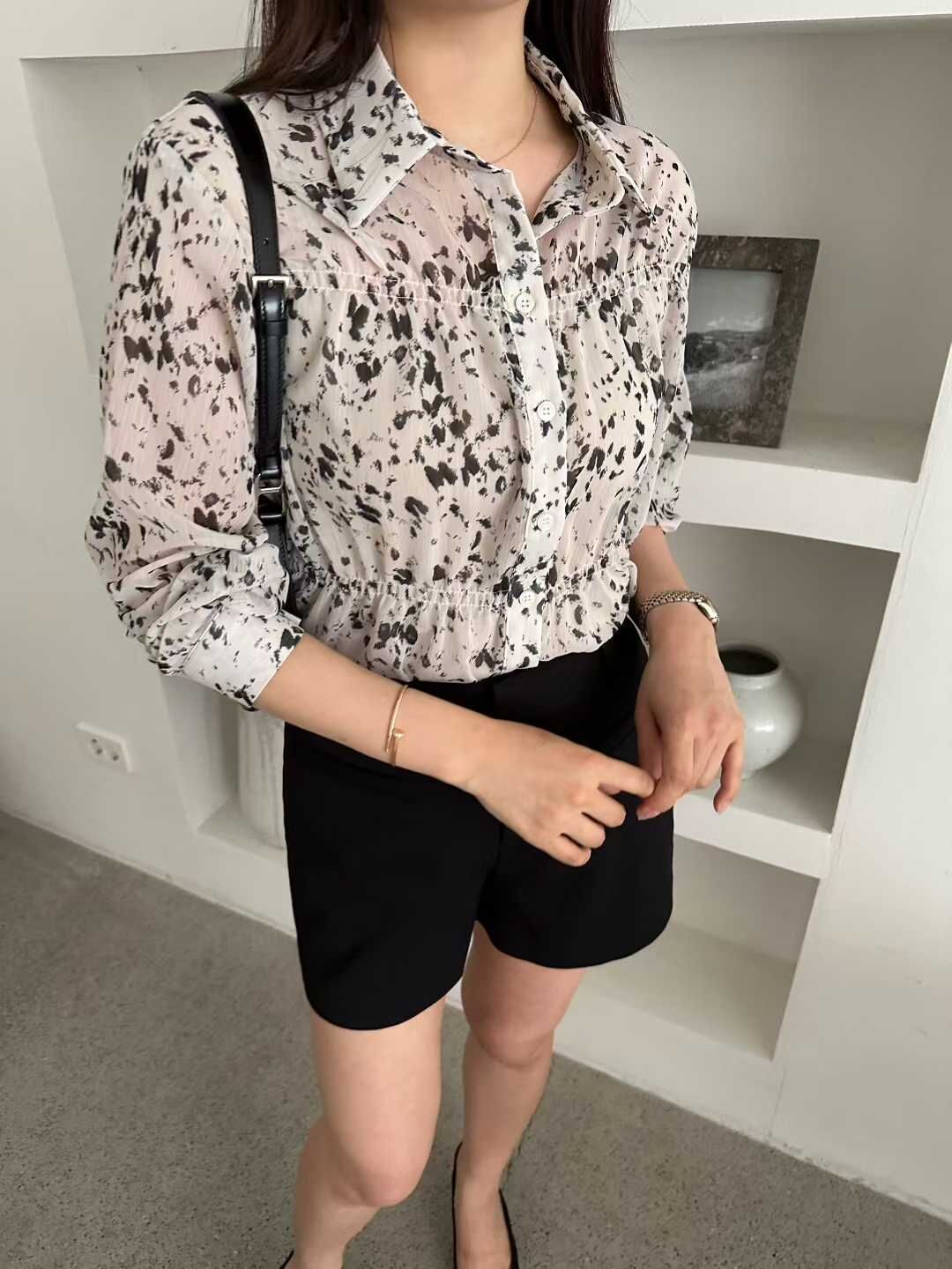 SG5005 水墨畫翻領排扣雪紡上衣