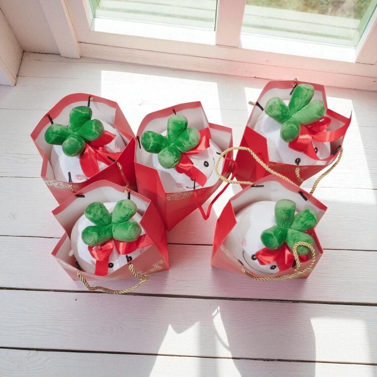 Boys and girls creative bouquet game year-end party game - white radish good luck dolls 1 large and 5 small with pull-out string set