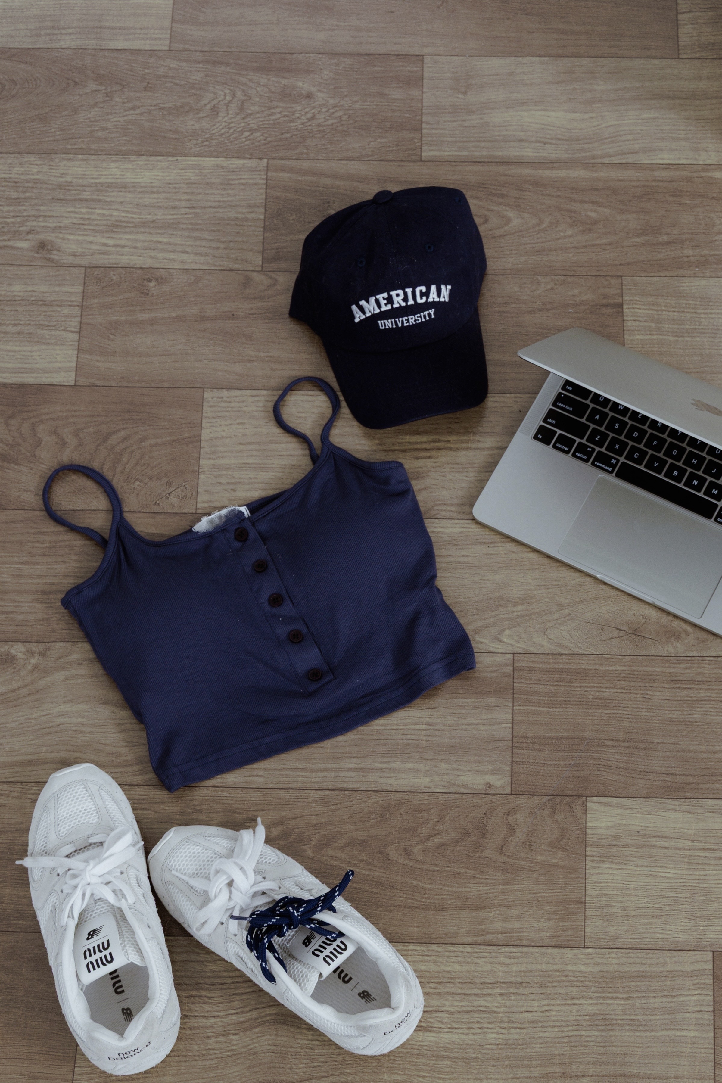 （現貨）排釦細肩帶Bratop L19