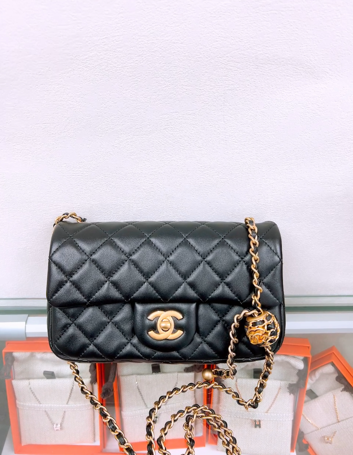 Chanel mini cf 20 black GHW adjustable chain 皮穿鏈金球