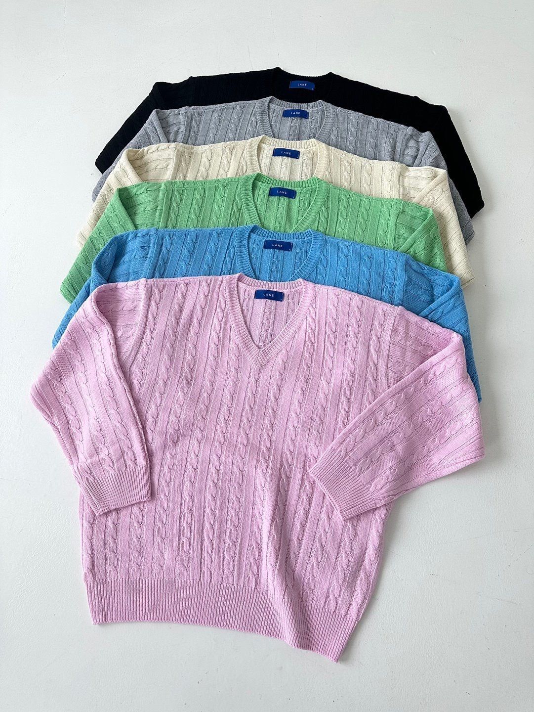 淨色V領暗扭紋針織衫 LANE-068T