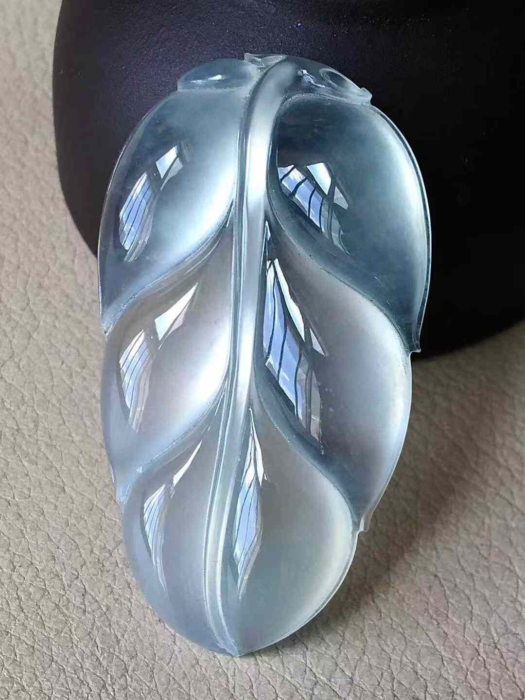 975534 翡翠玻璃種葉子吊墜