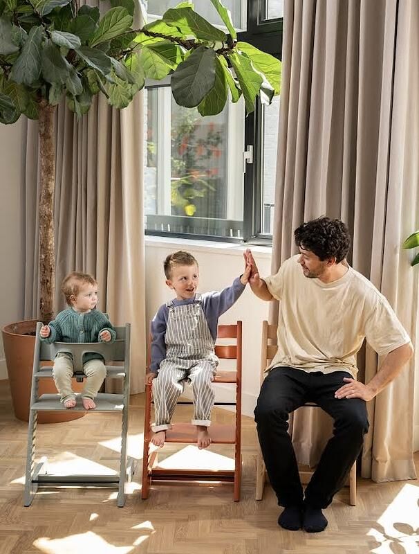 Tripp Trapp成長椅,材質堅固,擁有良好承重,大人小孩皆可使用。