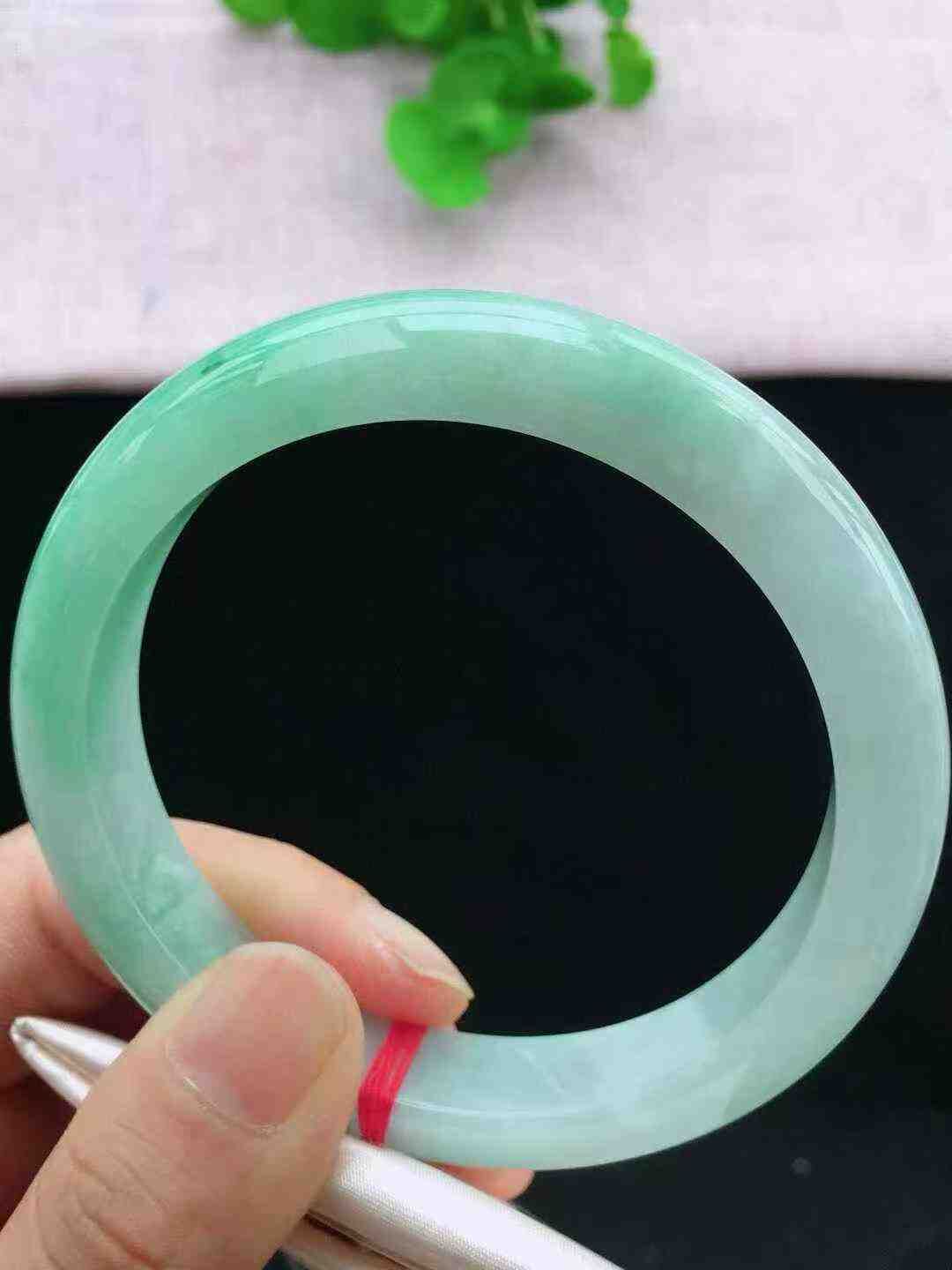 975852  62.7mm冰飄綠翡翠手鐲 (62以上)