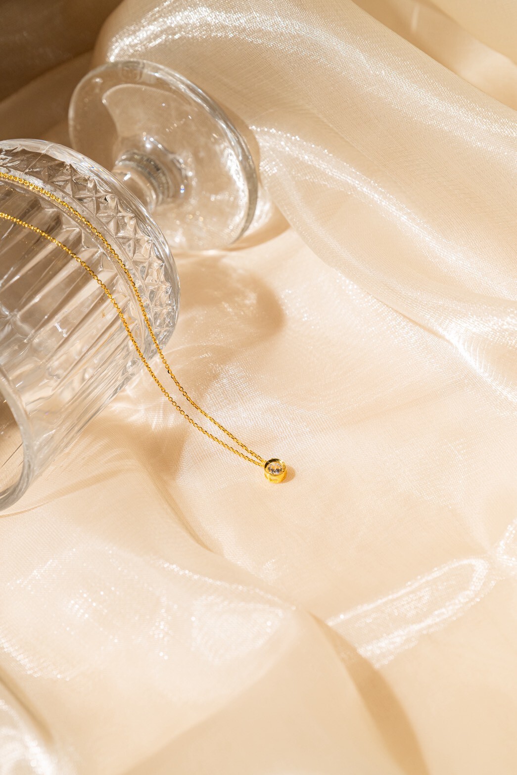 單鑽圓框純金項鍊