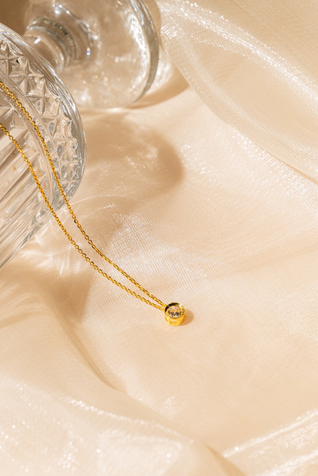 單鑽圓框純金項鍊