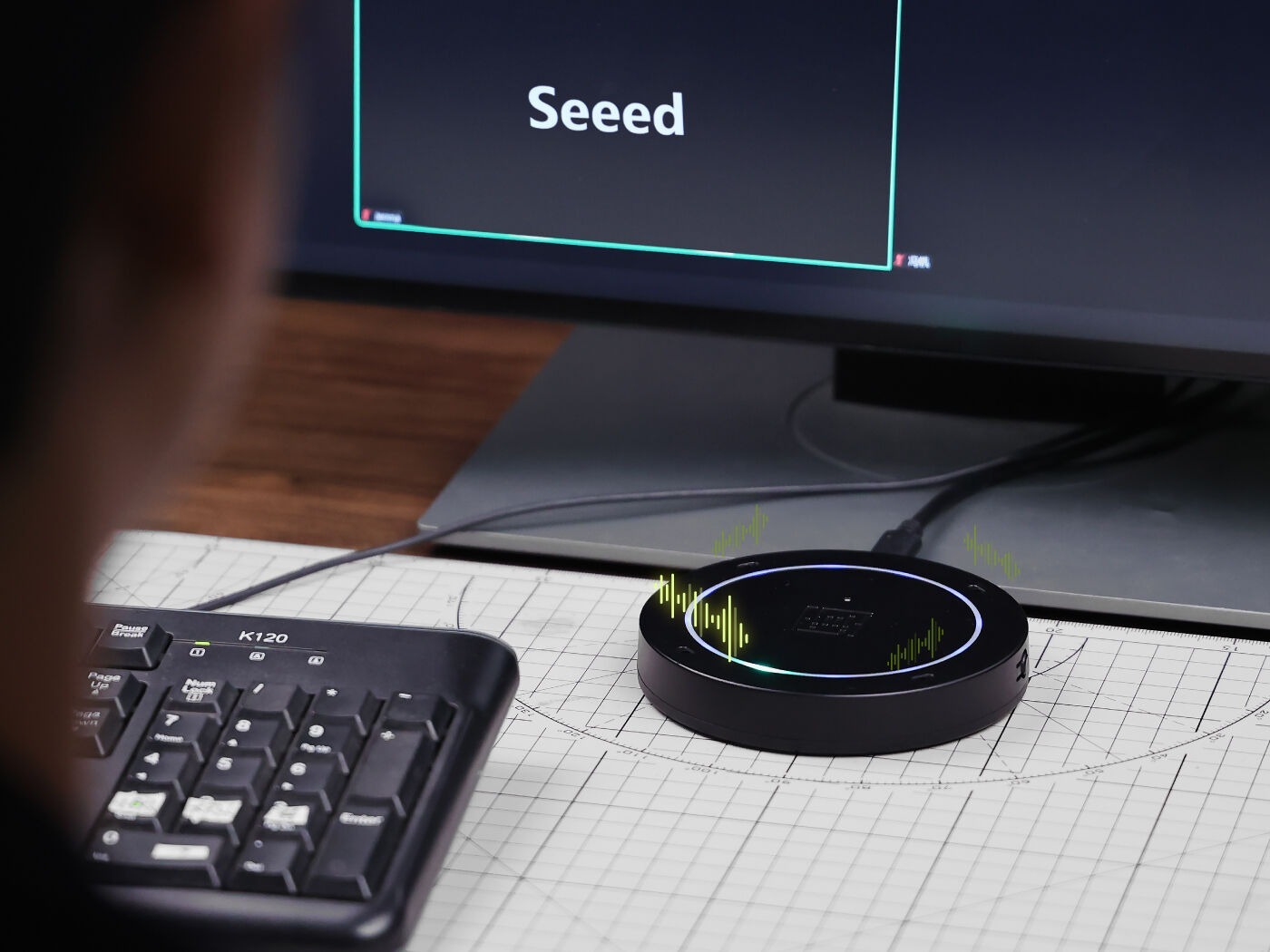 ReSpeaker XMOS XVF3800  AI 驅動的 4 麥克風陣列模組(含外盒)