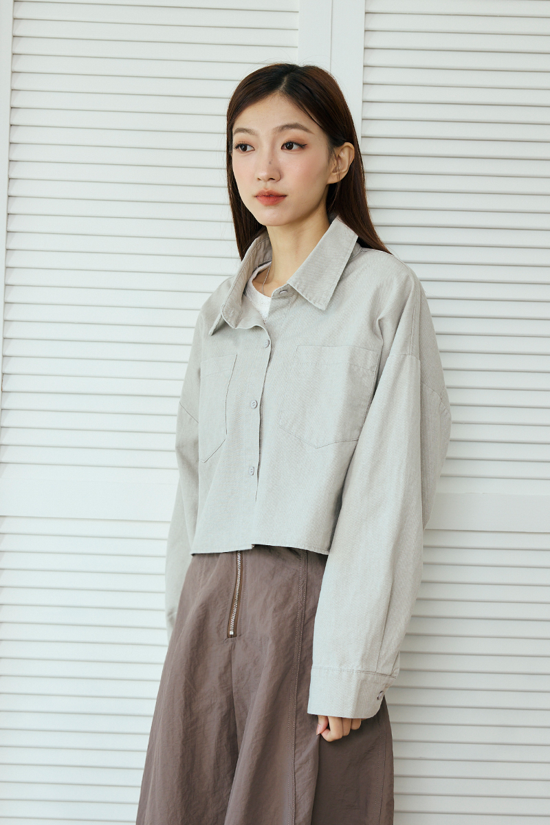 寬鬆短版大口袋襯衫