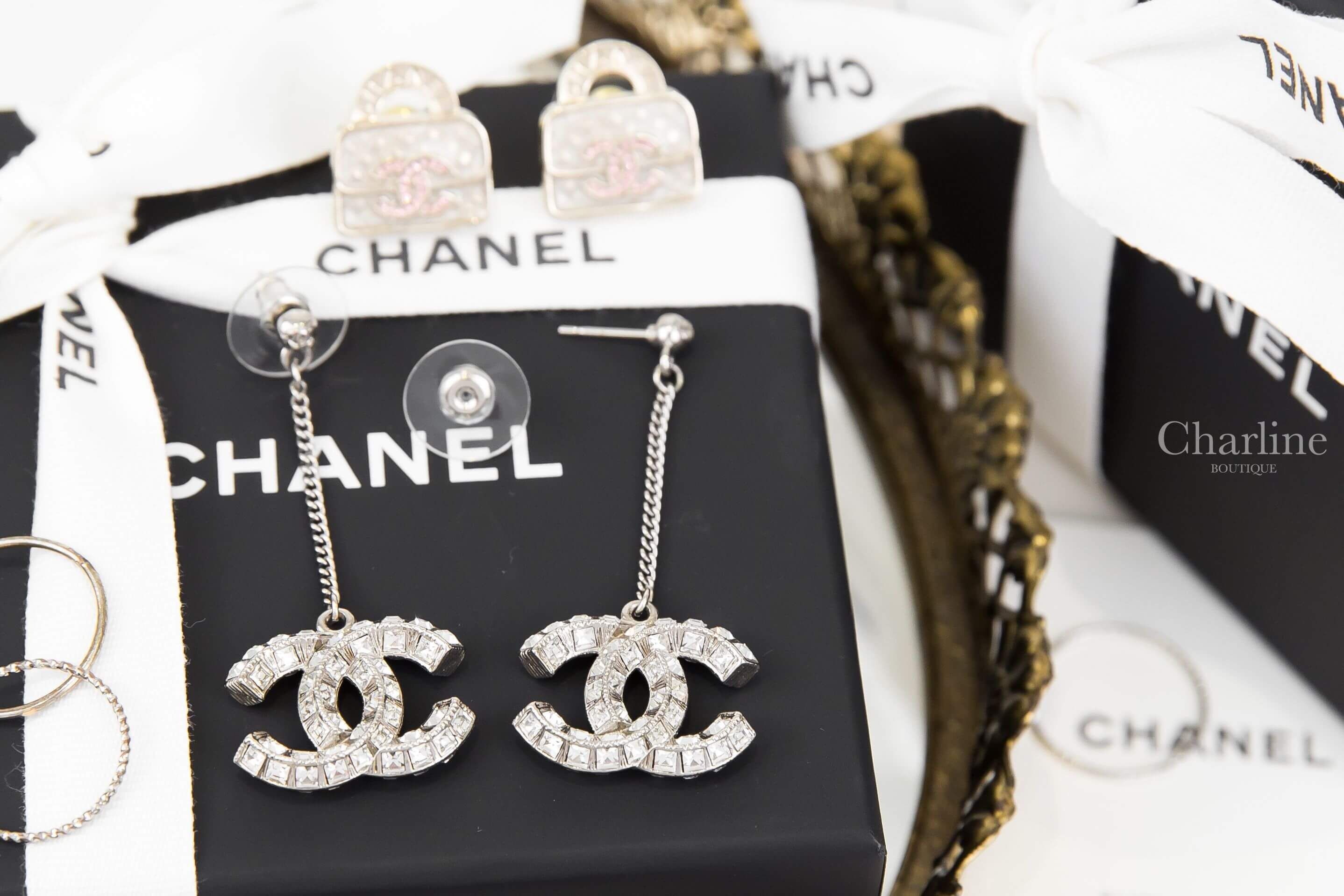 Chanel Earrings 銀色方格水鑽CC垂墜耳環-Charline Boutique 精品代購