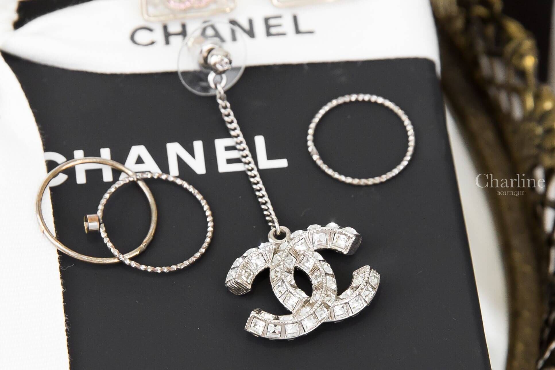 Chanel Earrings 銀色方格水鑽CC垂墜耳環