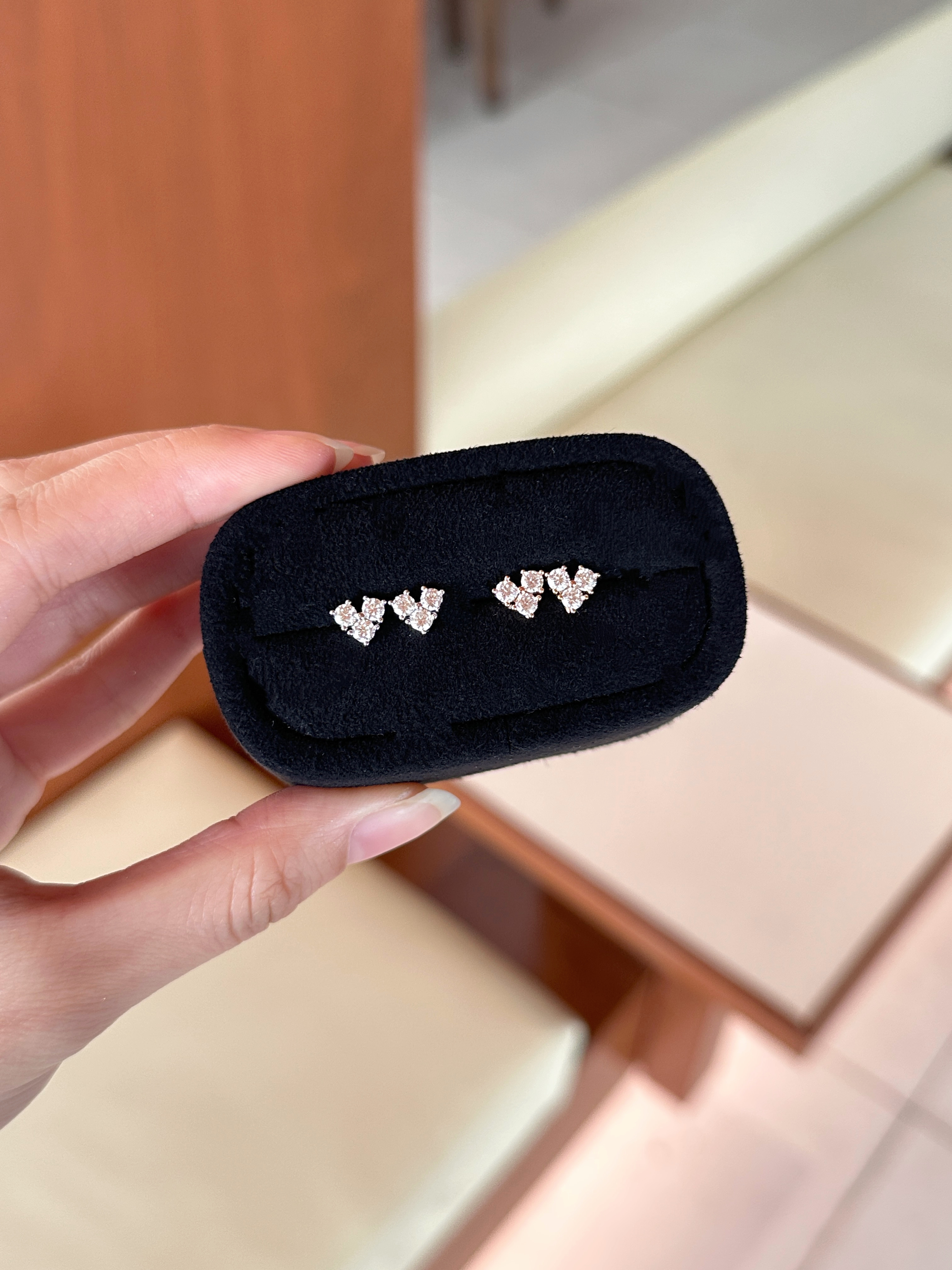 Avery moissanite earring