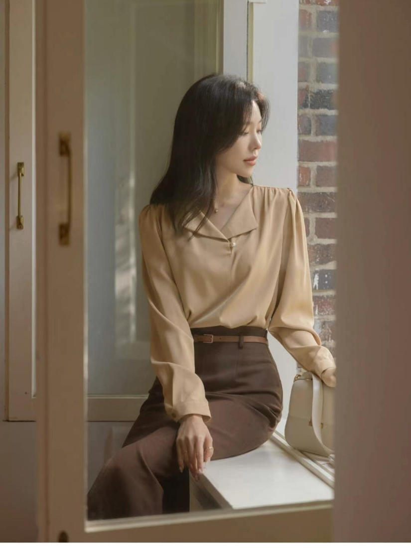 Lara 珍珠點綴小翻領襯衫 [ 3色 / Free ]