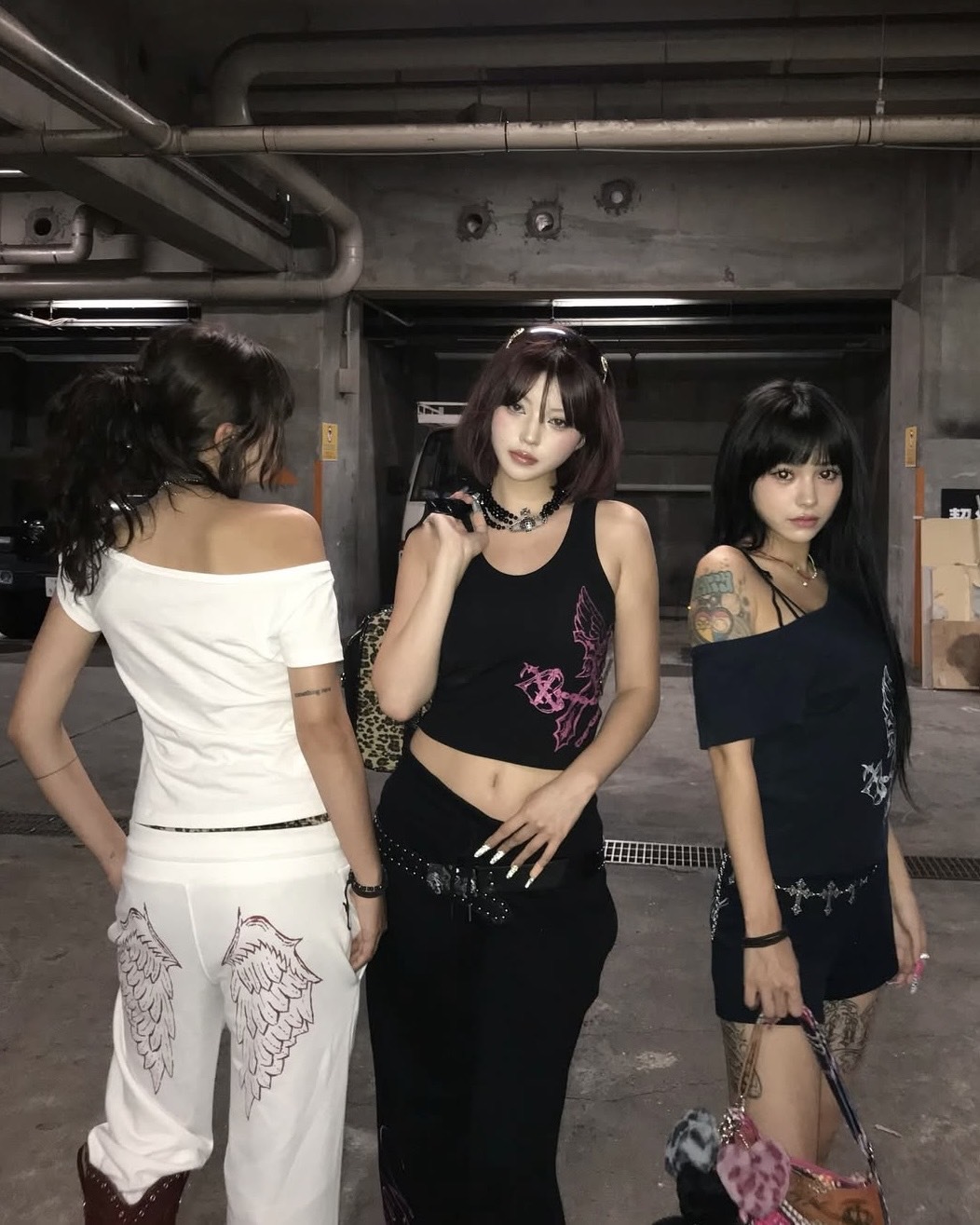 <女神必備>日本 9090 GIRL クロスロゴオフショルダーTシャツ 天使 十字架 3款