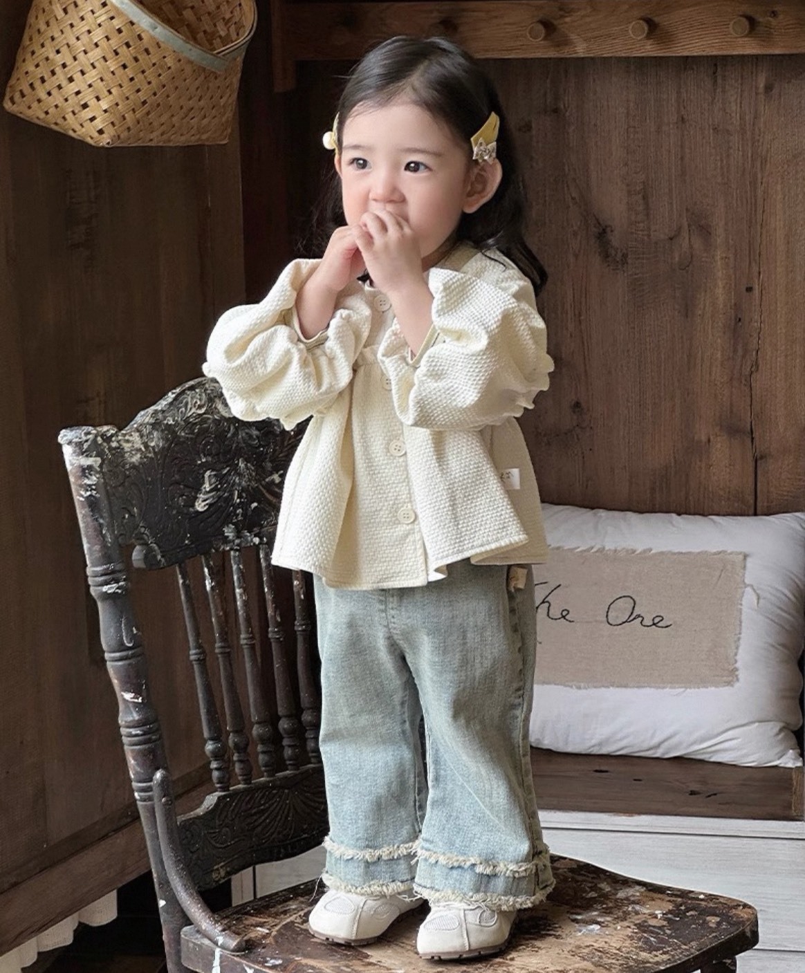 休閒抽鬚牛仔寬褲