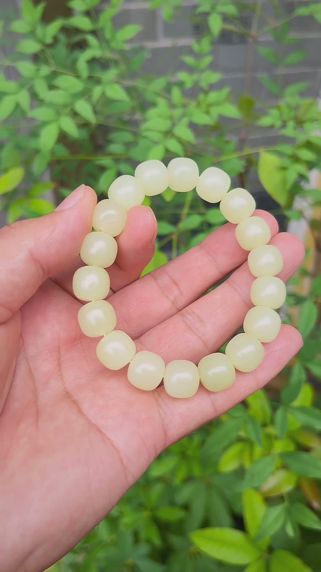 97718 和田玉黃玉戈壁料手串