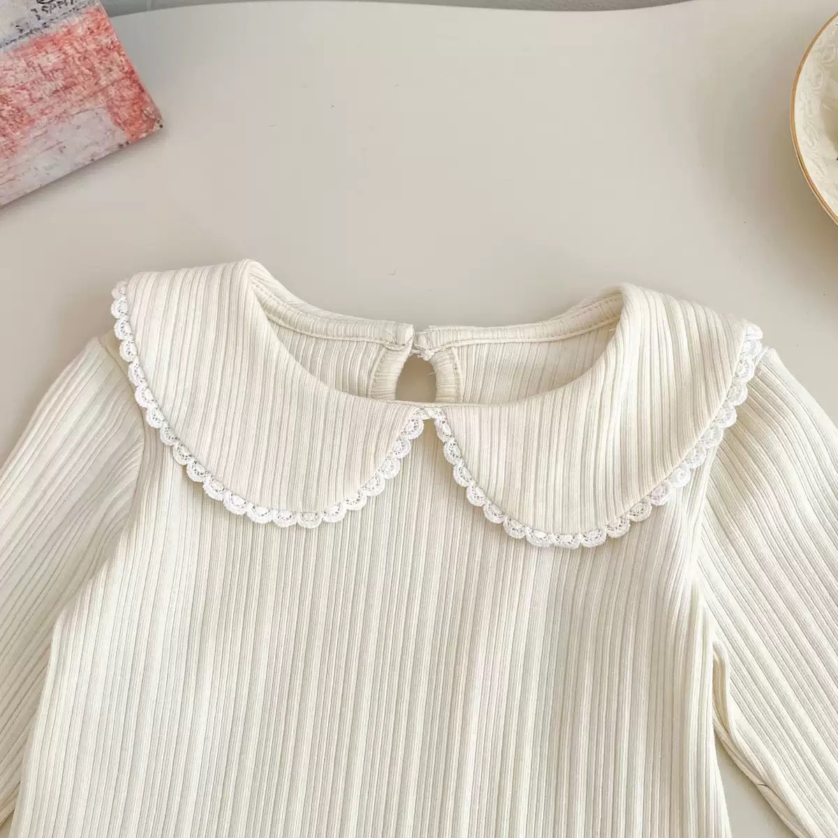 簡約坑條花邊領上衣