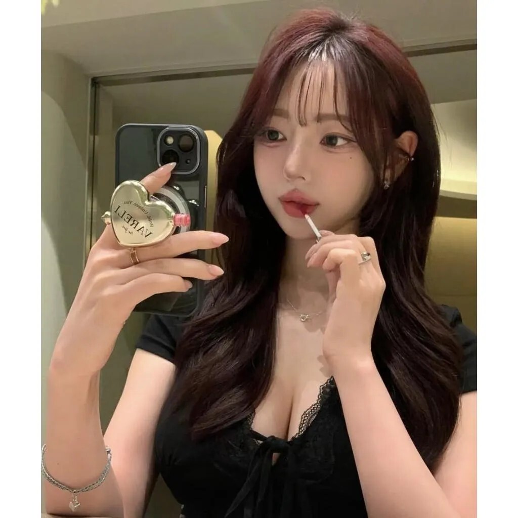 <快速出貨> VARELI💘愛心潤澤手機支架 唇釉