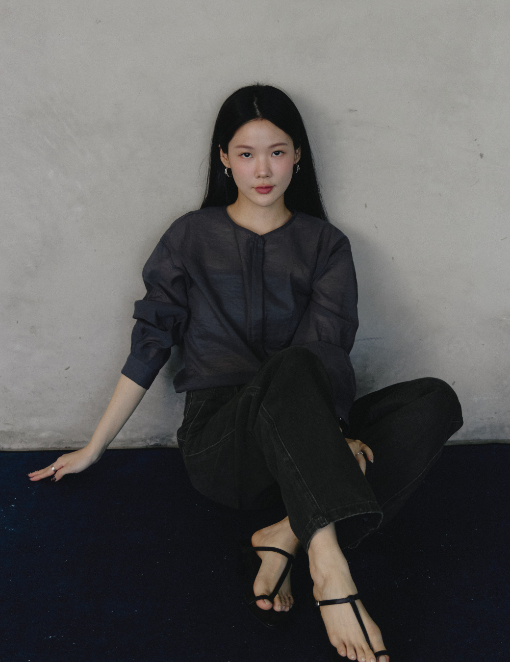 無領透膚綁帶襯衫（鐵灰色）