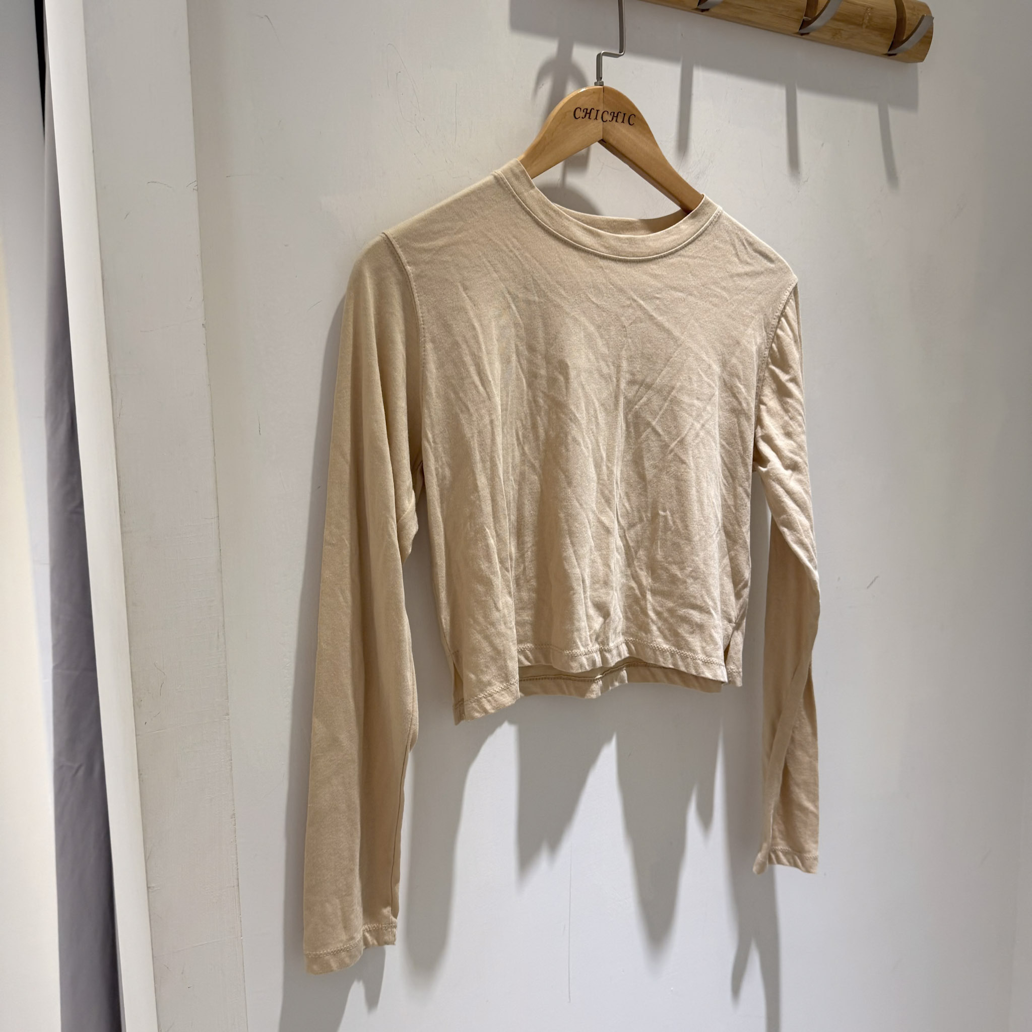 雙側小開衩柔軟天絲上衣(奶黃)