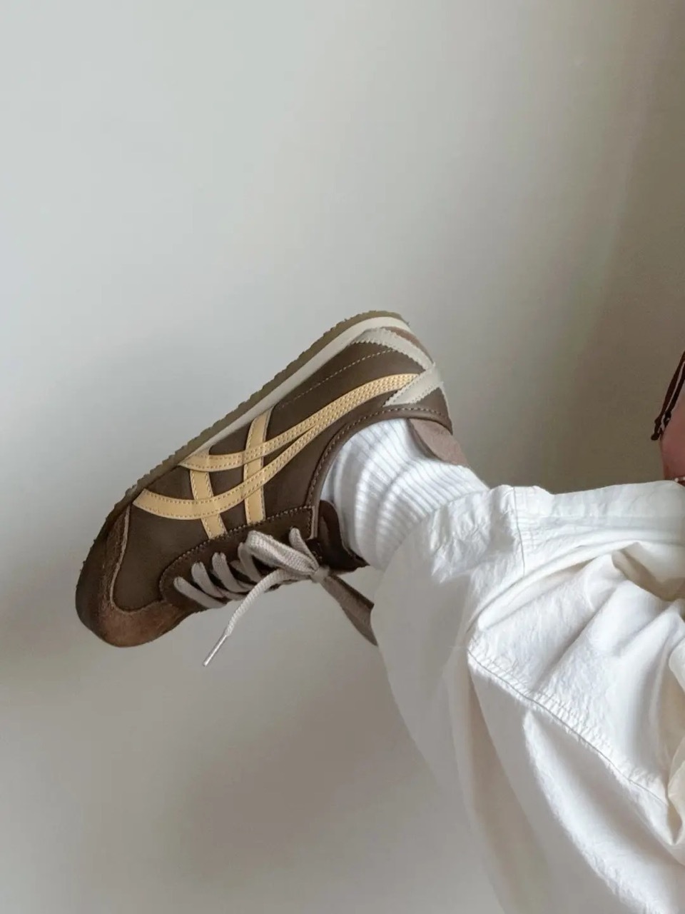 虎えもん Onitsuka Tiger鬼塚虎-MEXICO 66 SD SLIP-ON 休閒鞋男女(米色