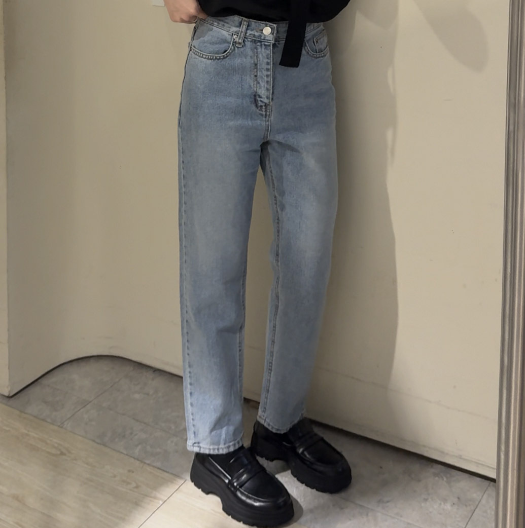 中高腰厚磅淺藍小男友直筒褲(S)