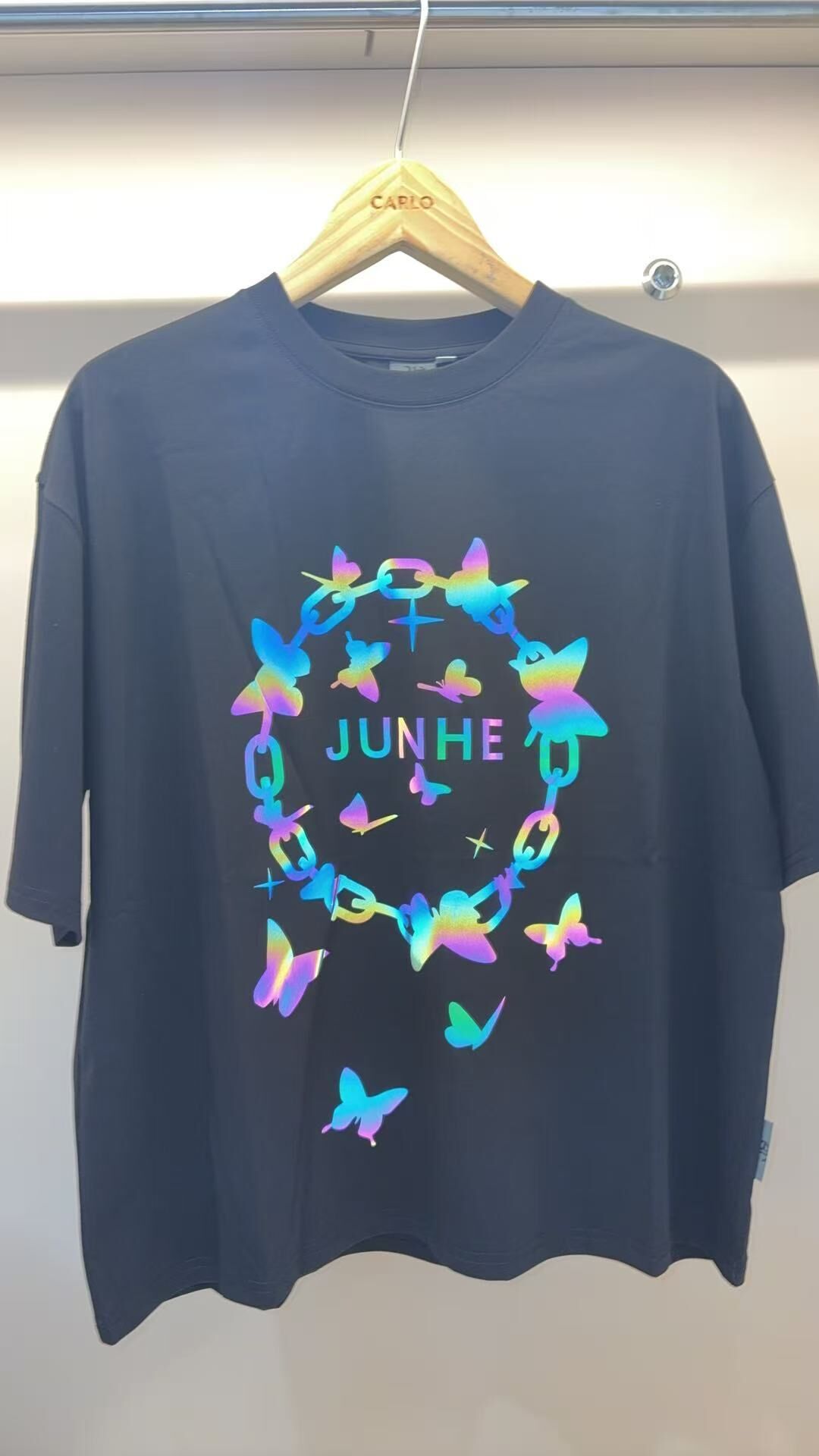 【預購】AKR091510 CARLOS JUNHET 鐳射反光短袖上衣