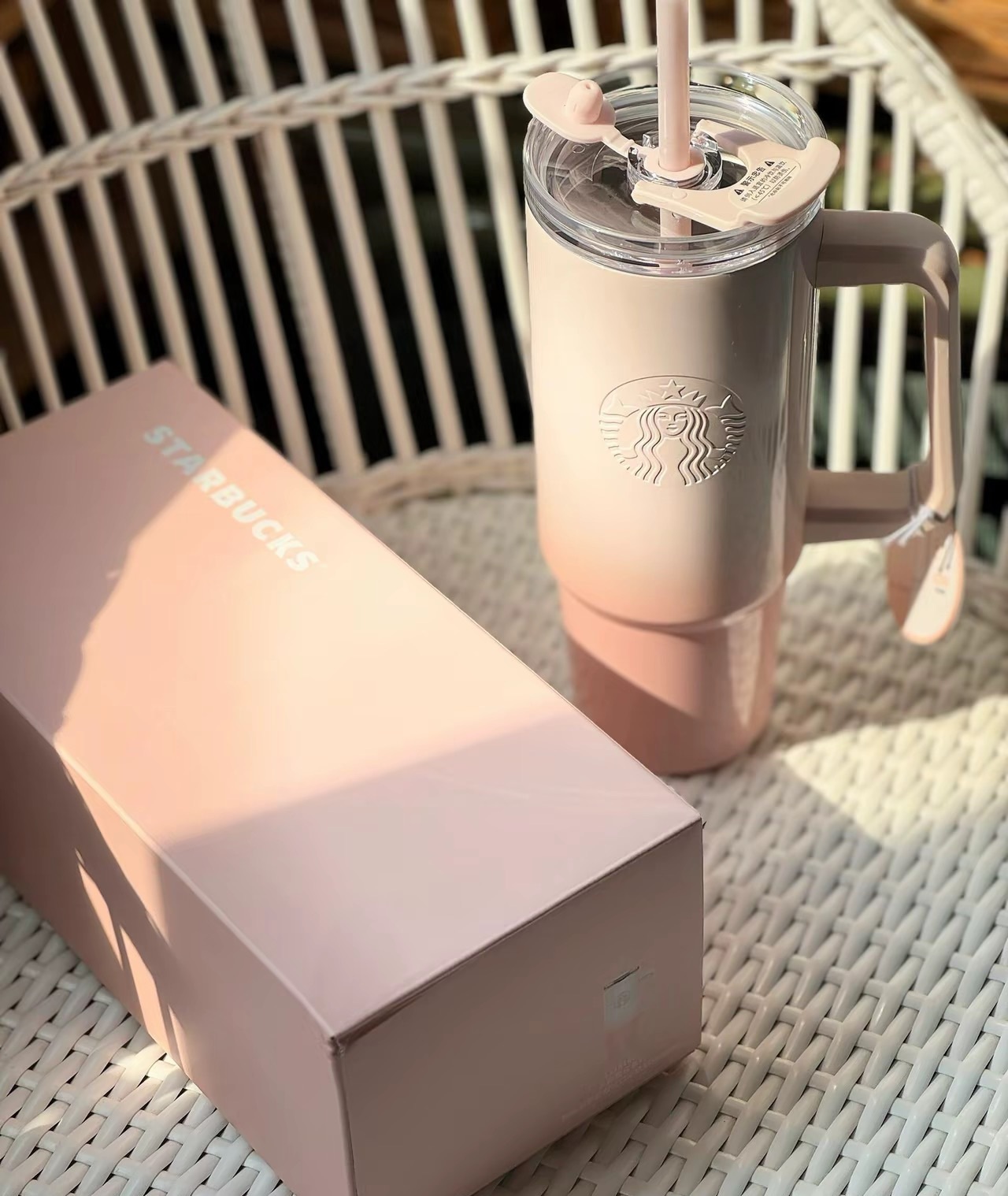 KTQ STORE ‧ STARBUCKS 星巴克 漸變粉 雙飲口保溫杯 900ml Starbucks-2025-0853