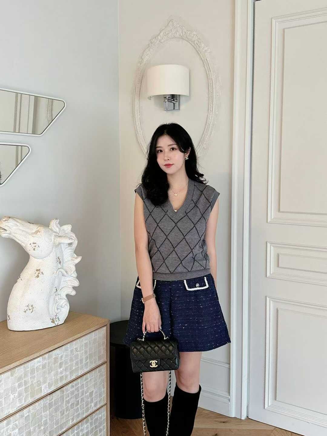 AS5016 V領菱格針織背心馬甲