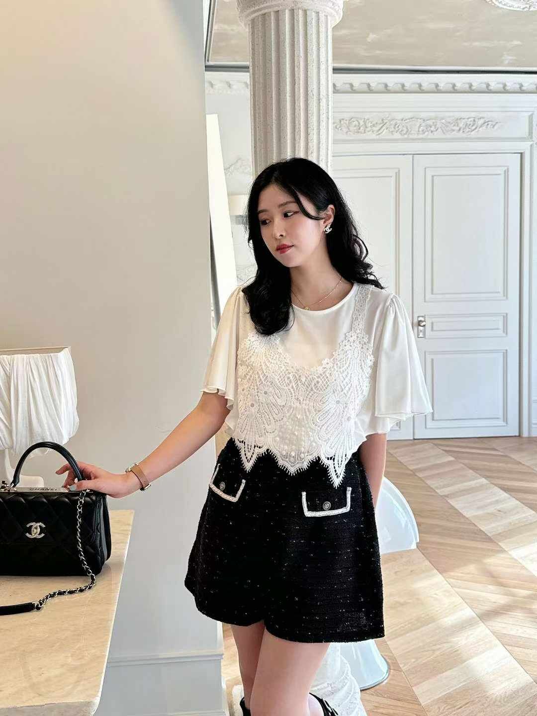 AS5005 假兩件鈎花蕾絲圓領Tee