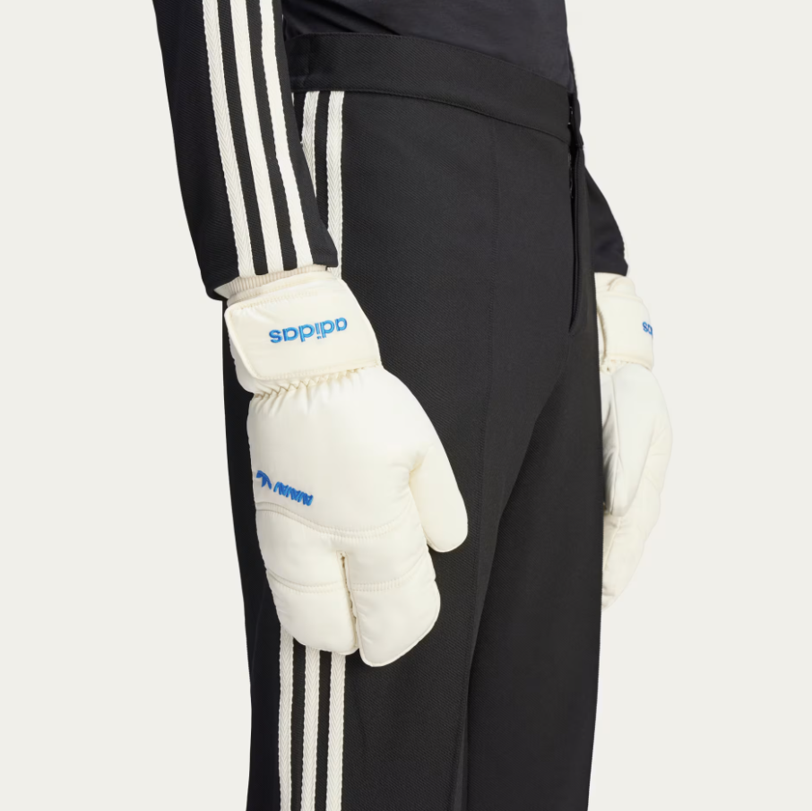 【 adidas x AVAVAV GLOVES 聯名三指手套 - 奶油白 】