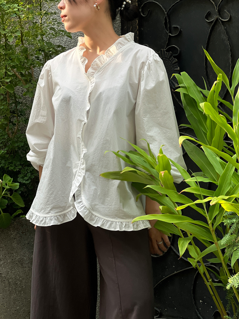 0902木耳邊V領衫