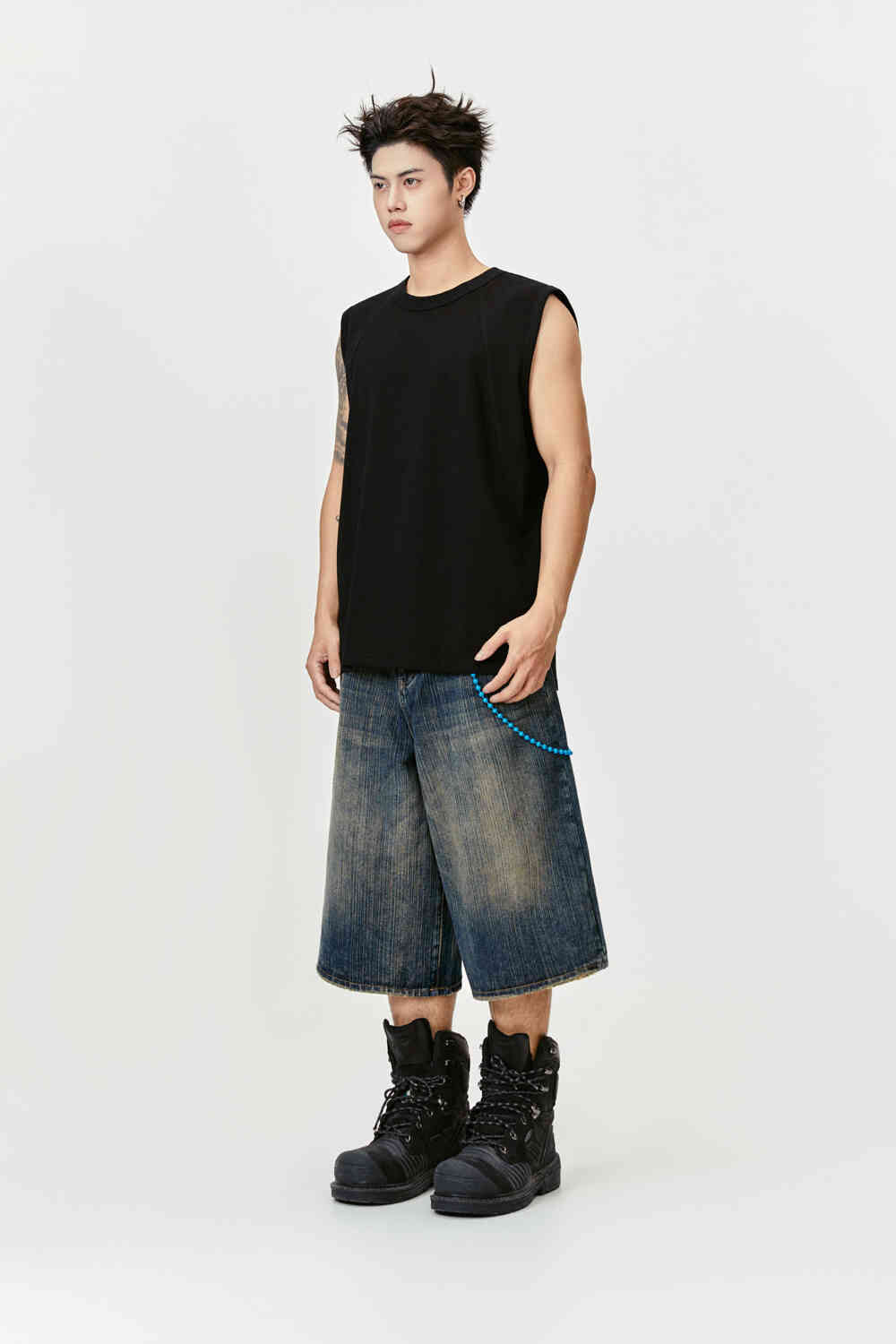 - SIMPLEACTION - 美式設計感無袖上衣