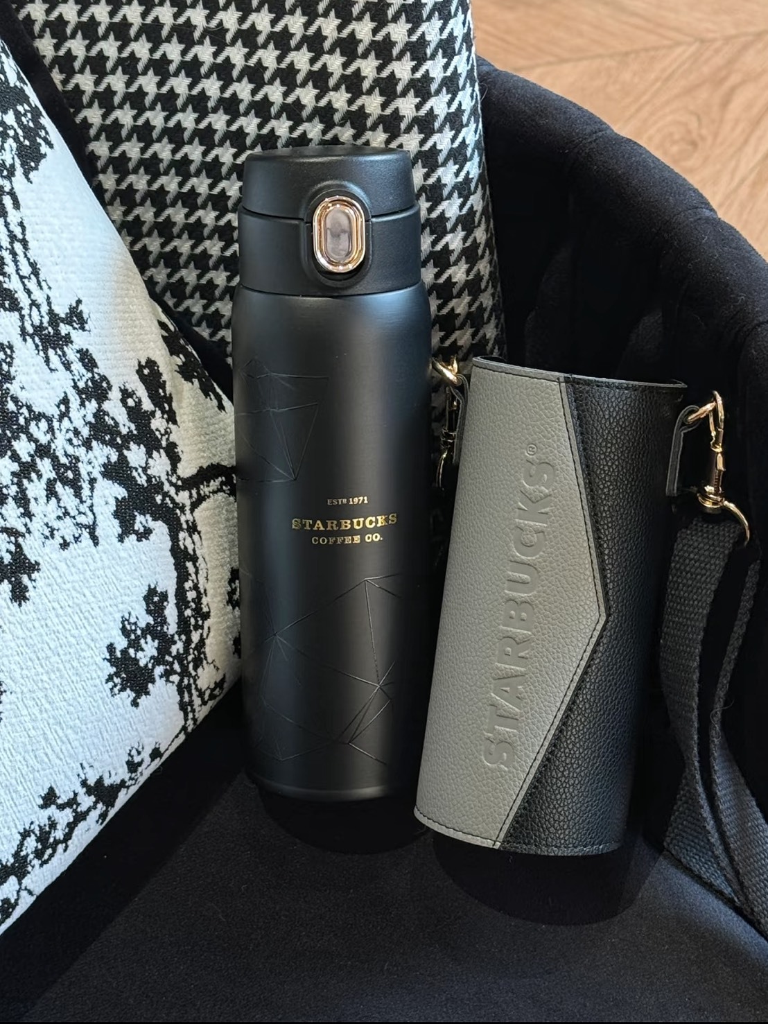 星巴克 流金款 保溫杯 黑金 含杯套  450ML