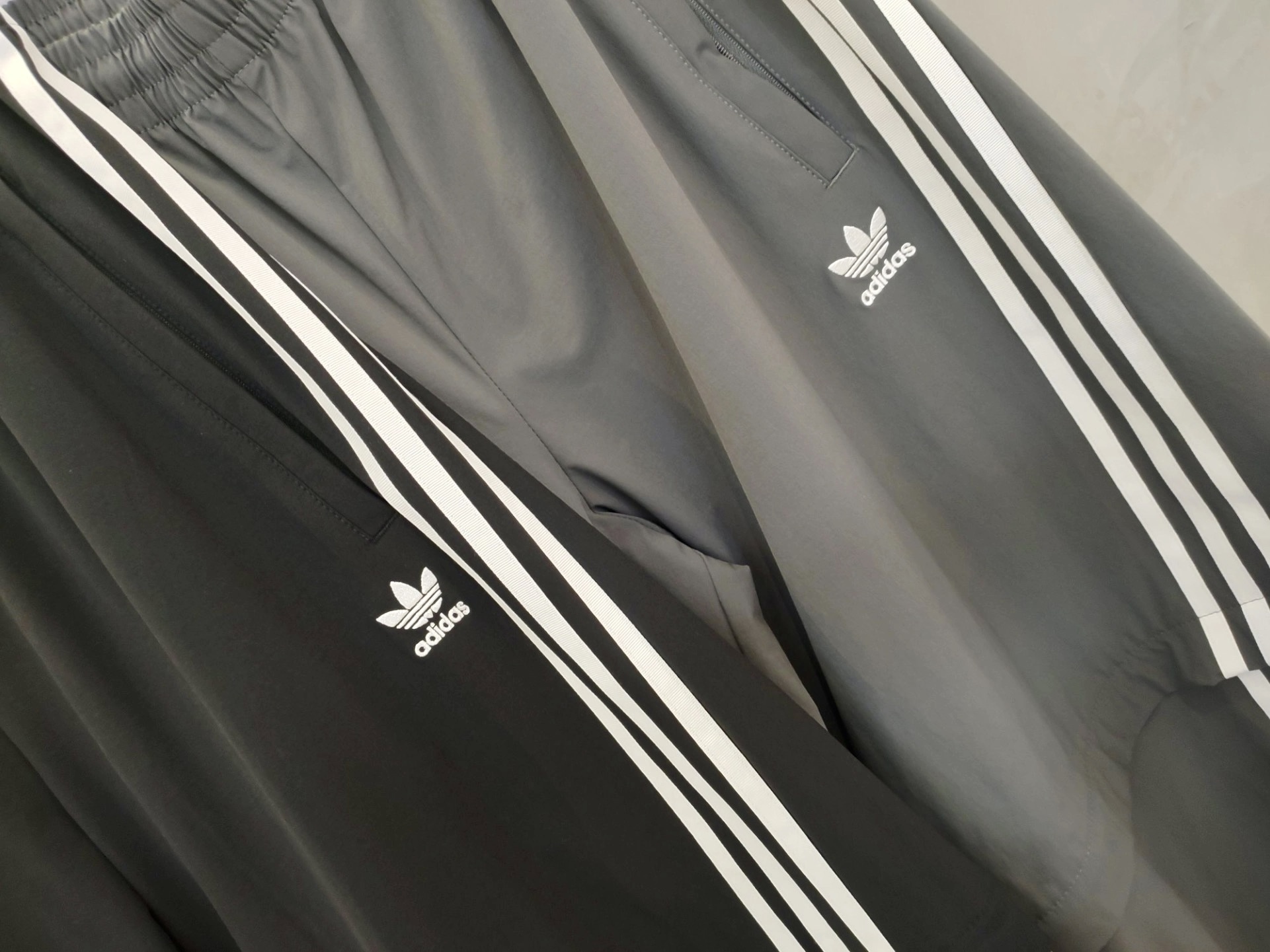 代購-Adidas originals TP OVERSIZED ZIP OFF 可拆卸寬褲男女同款黑/
