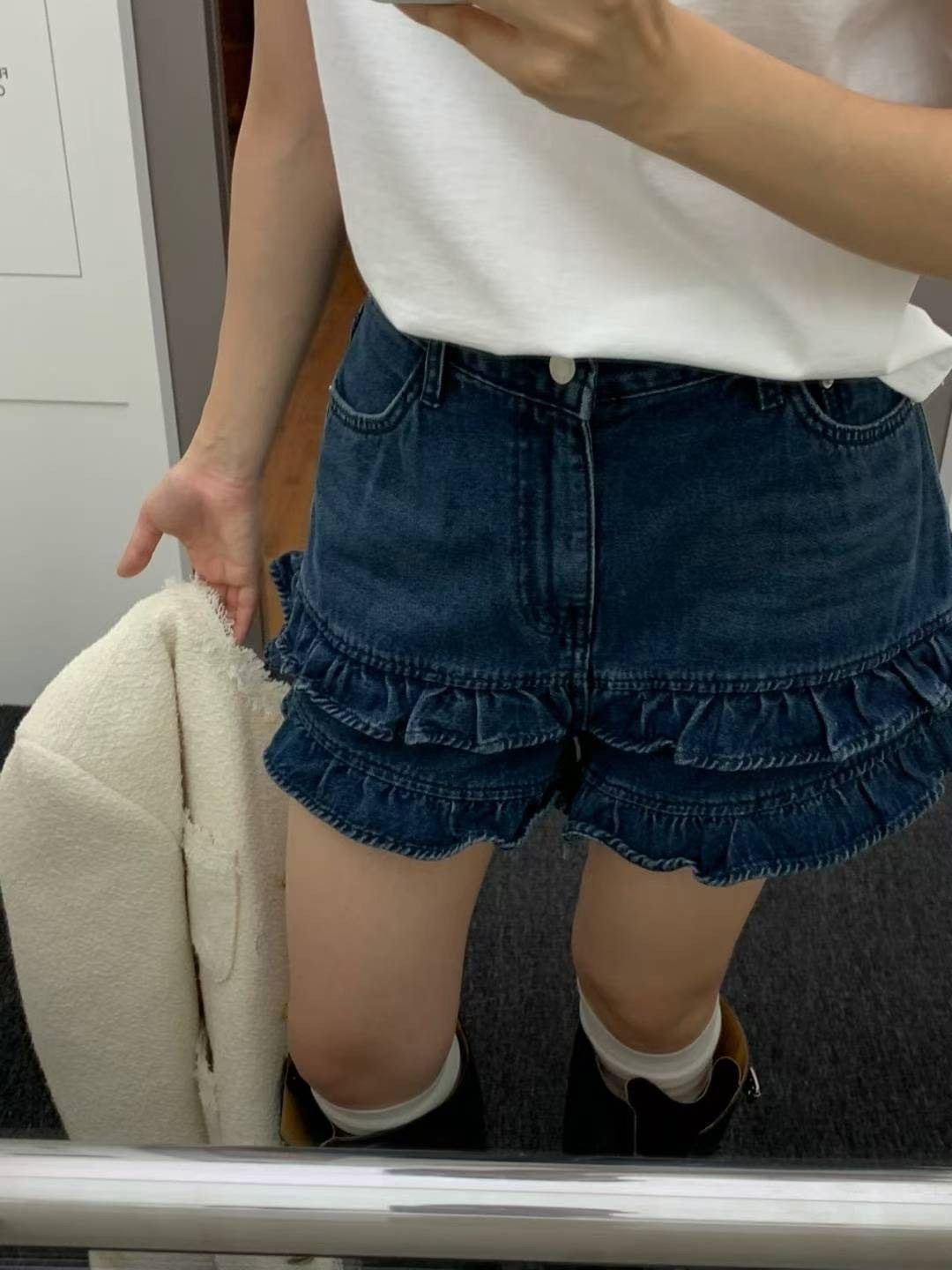 牛仔雙層荷葉圈短褲